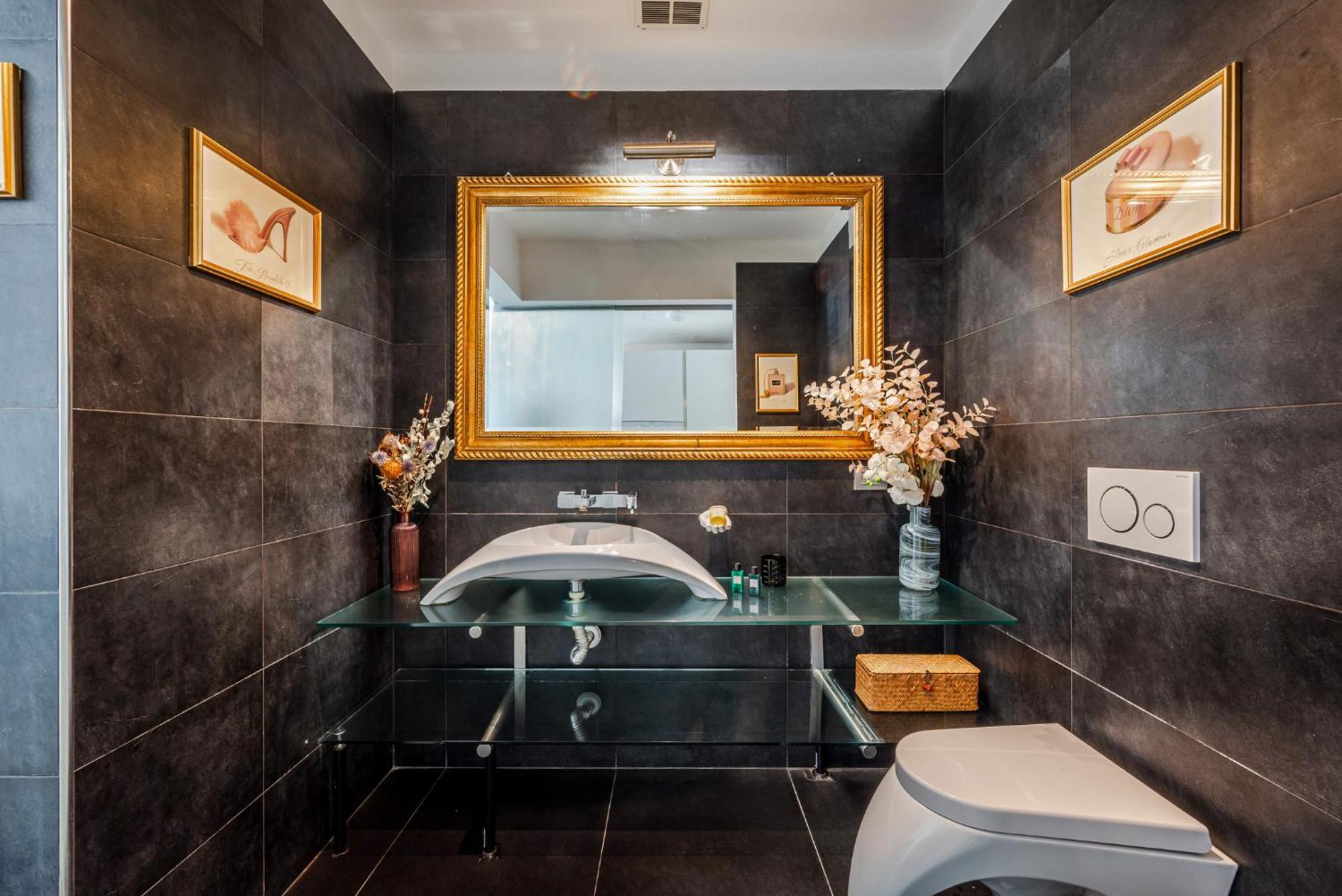 Apartamento The Boutique - Iconic In Galleria Duomo With Private Parking