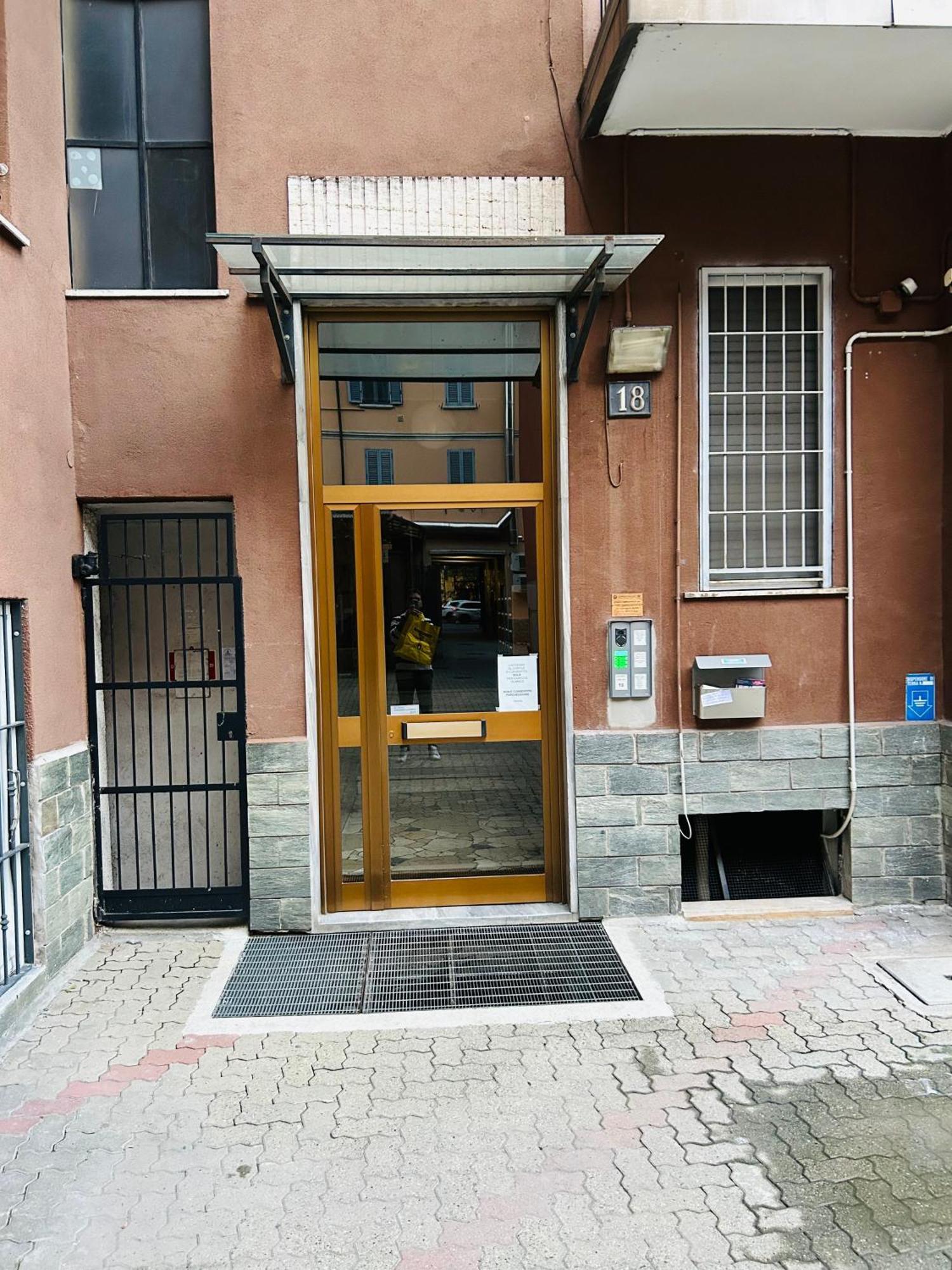 Chiara 18 - M4 Metro Blu Apartamento