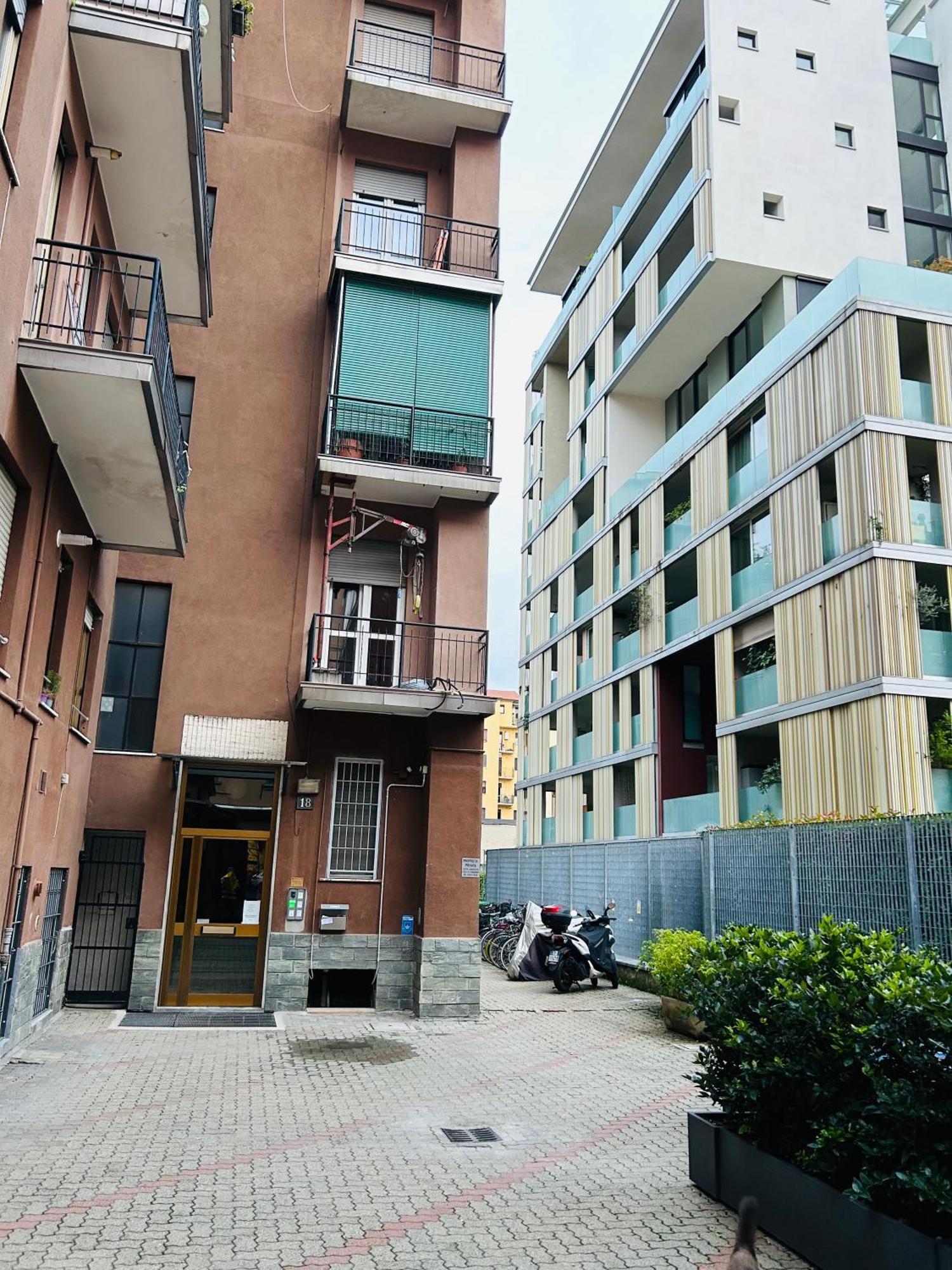 Chiara 18 - M4 Metro Blu Apartamento *