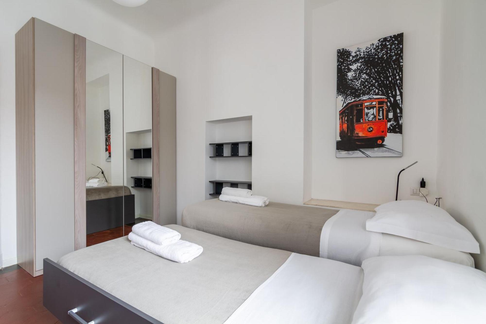 In Historic Building- Porta Venezia Apartment *