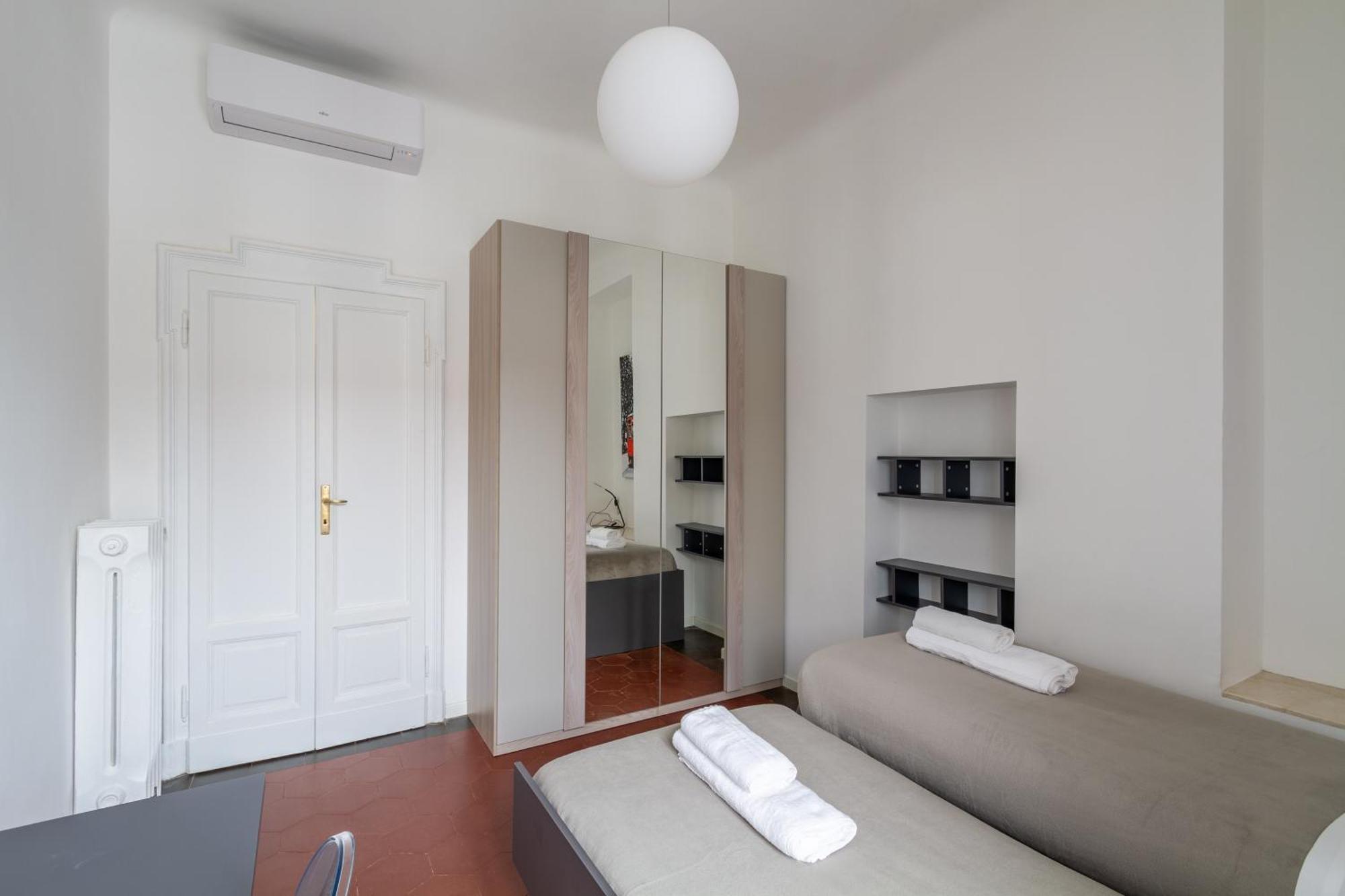 In Historic Building- Porta Venezia Mailand