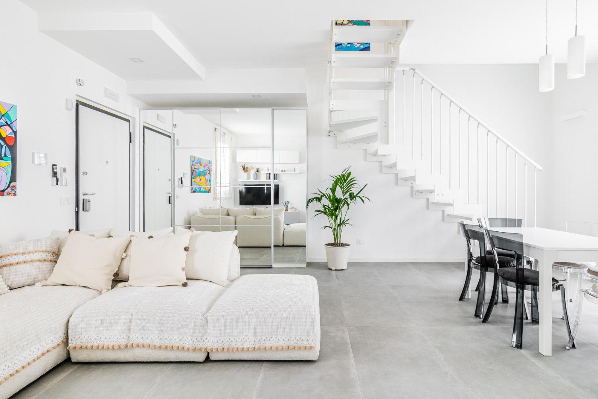 Luxury - Exclusive With Private Box