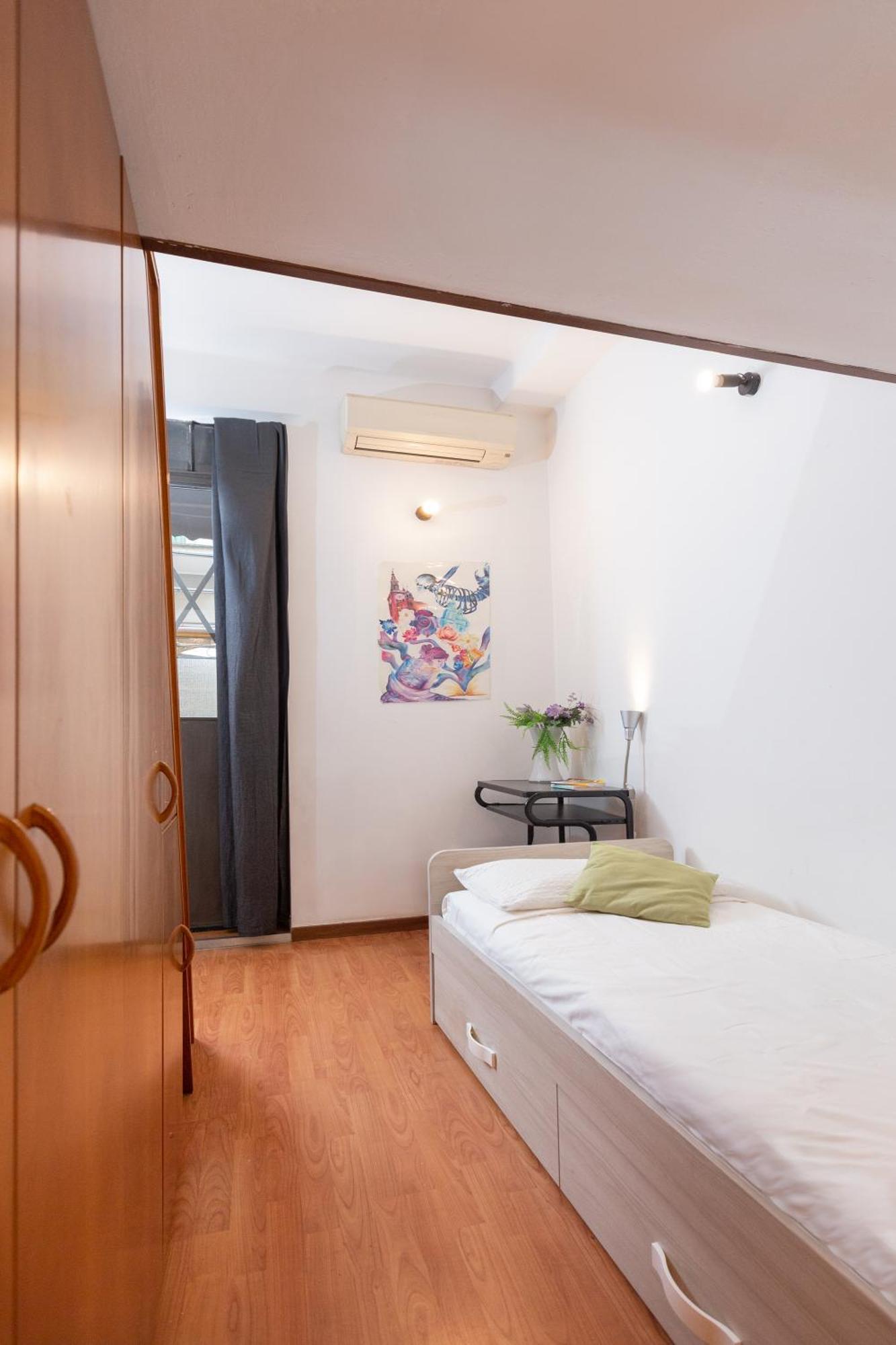 Soft Colors Exclusive - Navigli District - M2 * Mailand
