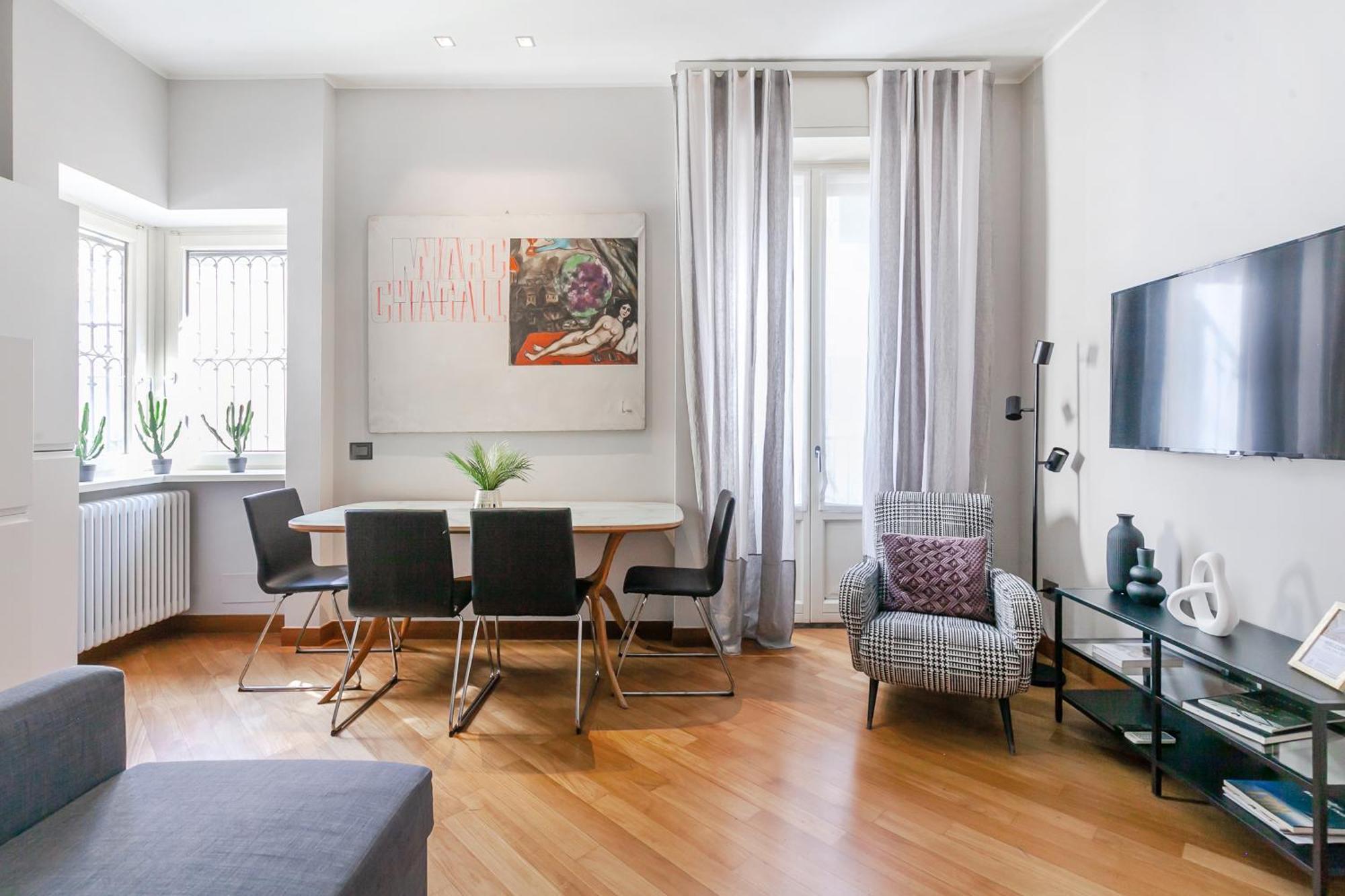 Apartment San Babila Executive - Discover The Historic Centre Of Milan