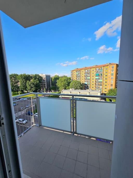 Life San Siro Rho Fiera Apartment *