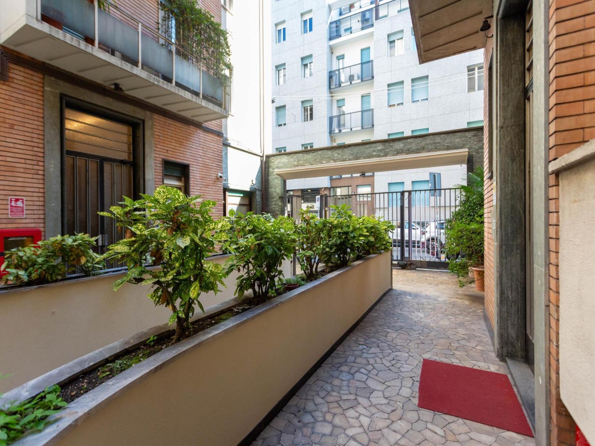 The Rent - Spacious Two-bedroom In Crocetta * Mailand