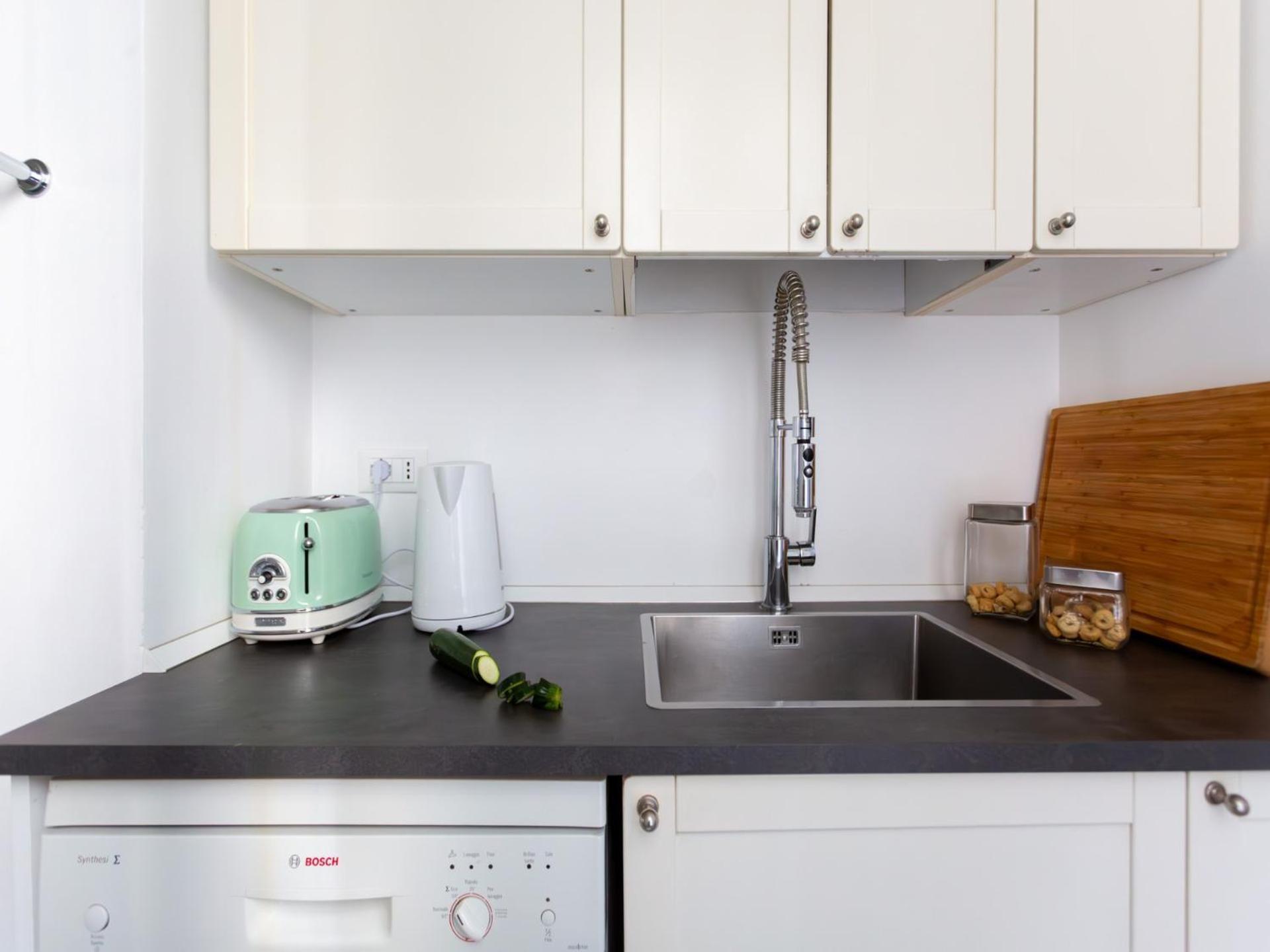 Apartment The Rent - Spacious Two-bedroom In Crocetta *