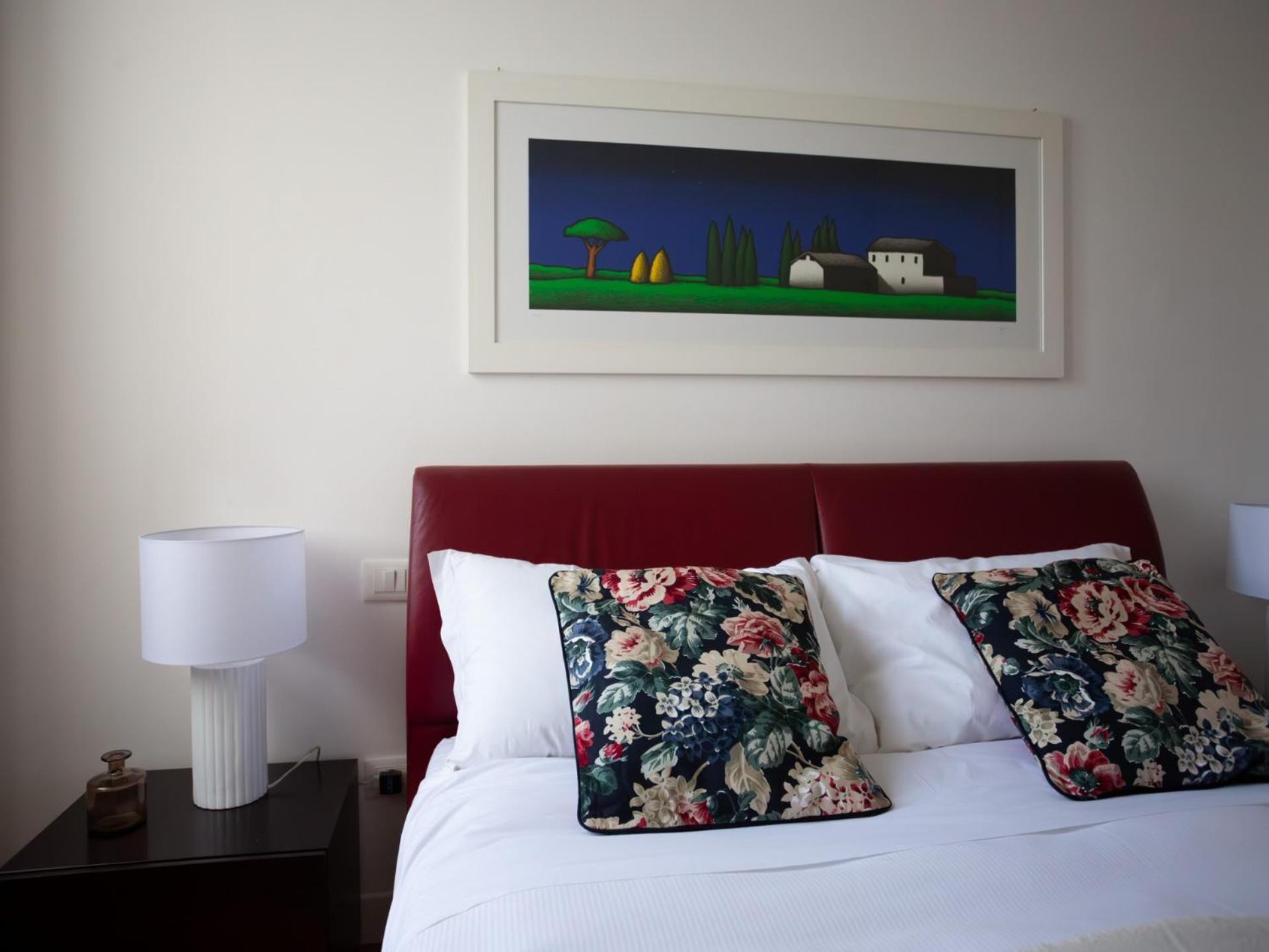 The Rent - Spacious Two-bedroom In Crocetta