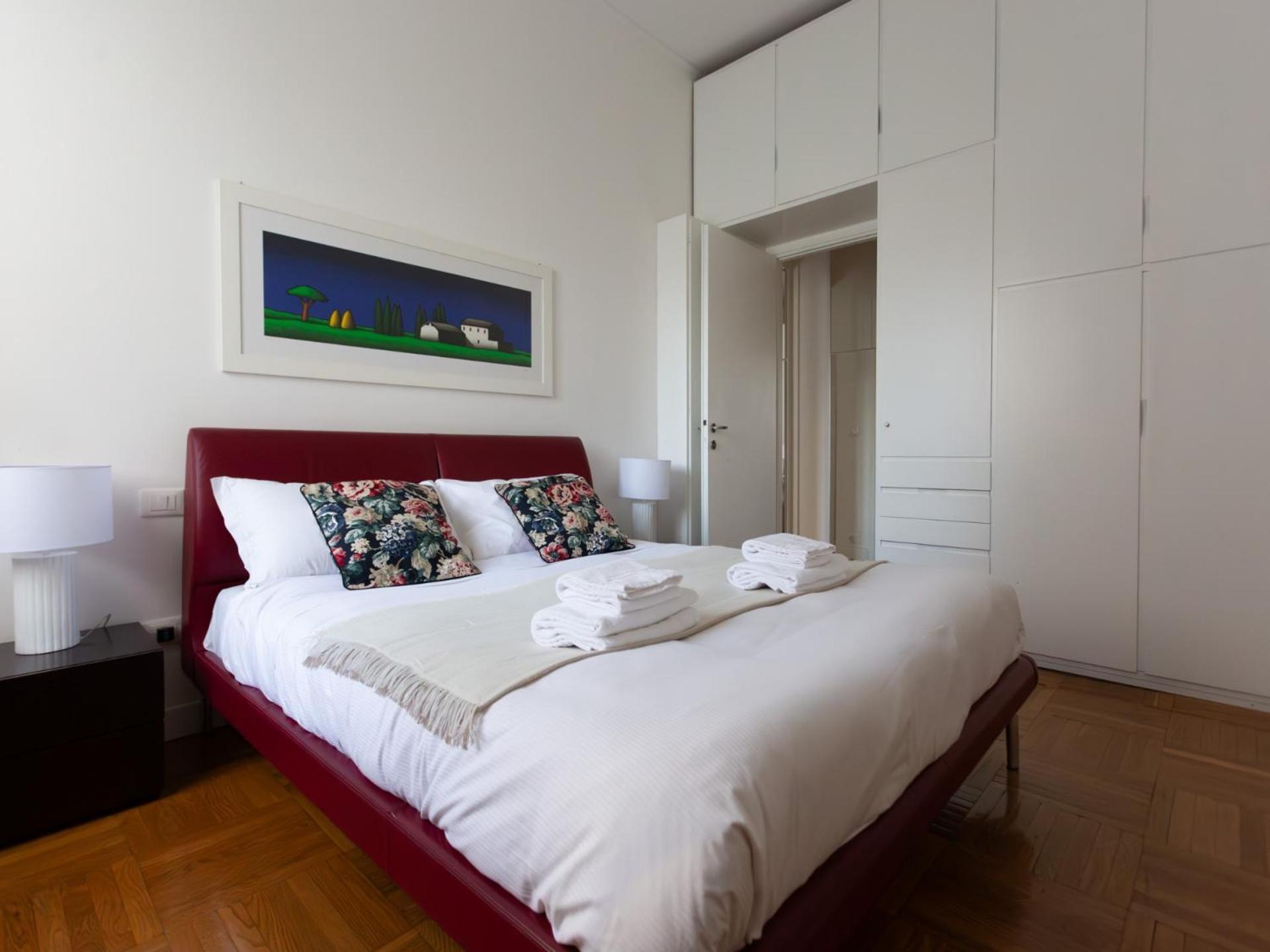 The Rent - Spacious Two-bedroom In Crocetta Apartment Mailand