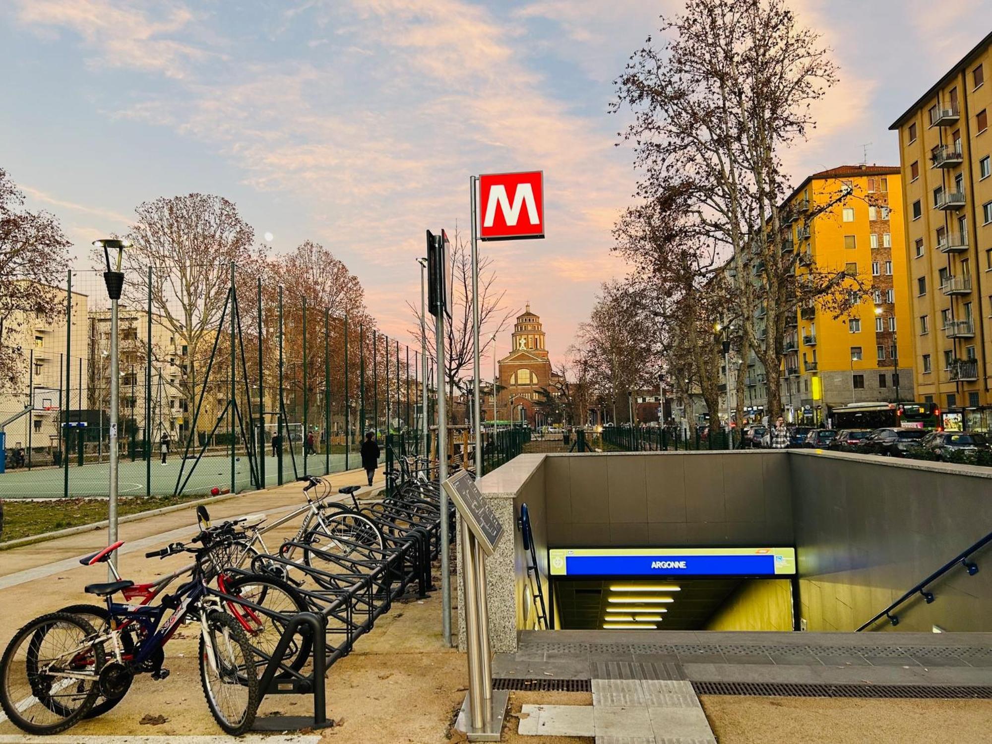 Chiara 18 - M4 Metro Blu Apartamento