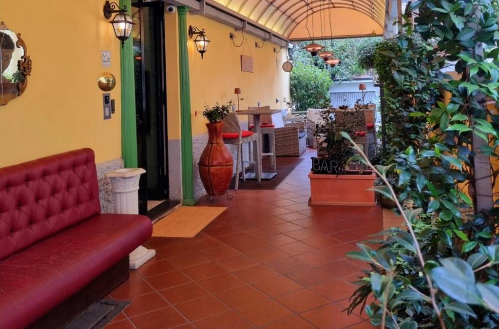 Hotel Charly
