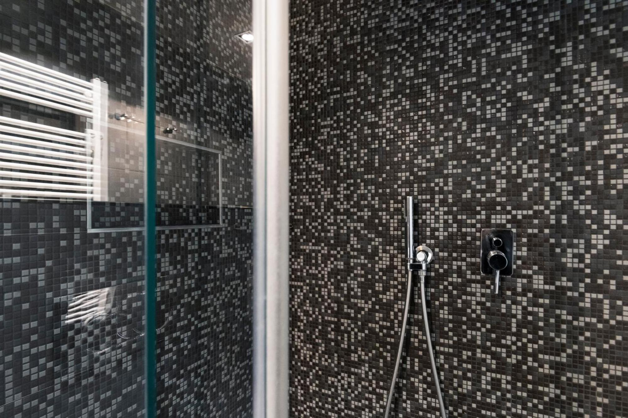 Easylife - Confortevole In Bocconi Apartamento