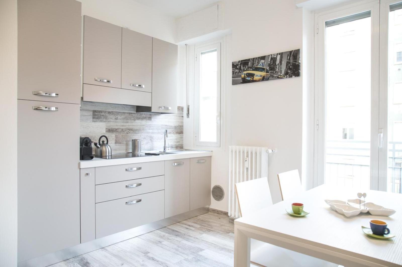Apartment Mi Suzzani Mailand