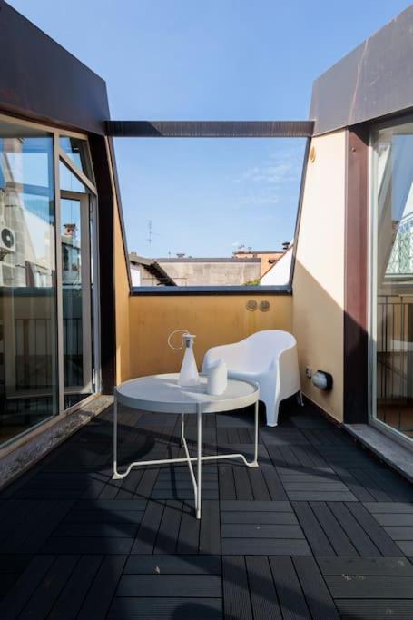 Urban House - Bright House Navigli Center Apartment