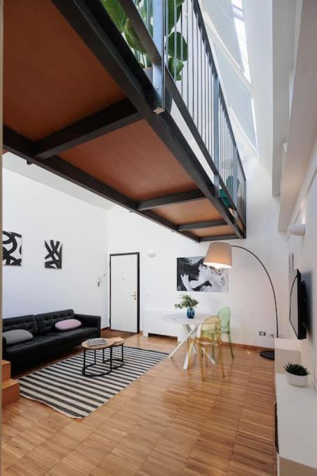 Urban House - Bright House Navigli Center *