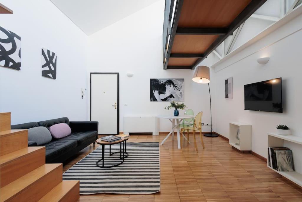 Urban House - Bright House Navigli Center Apartment