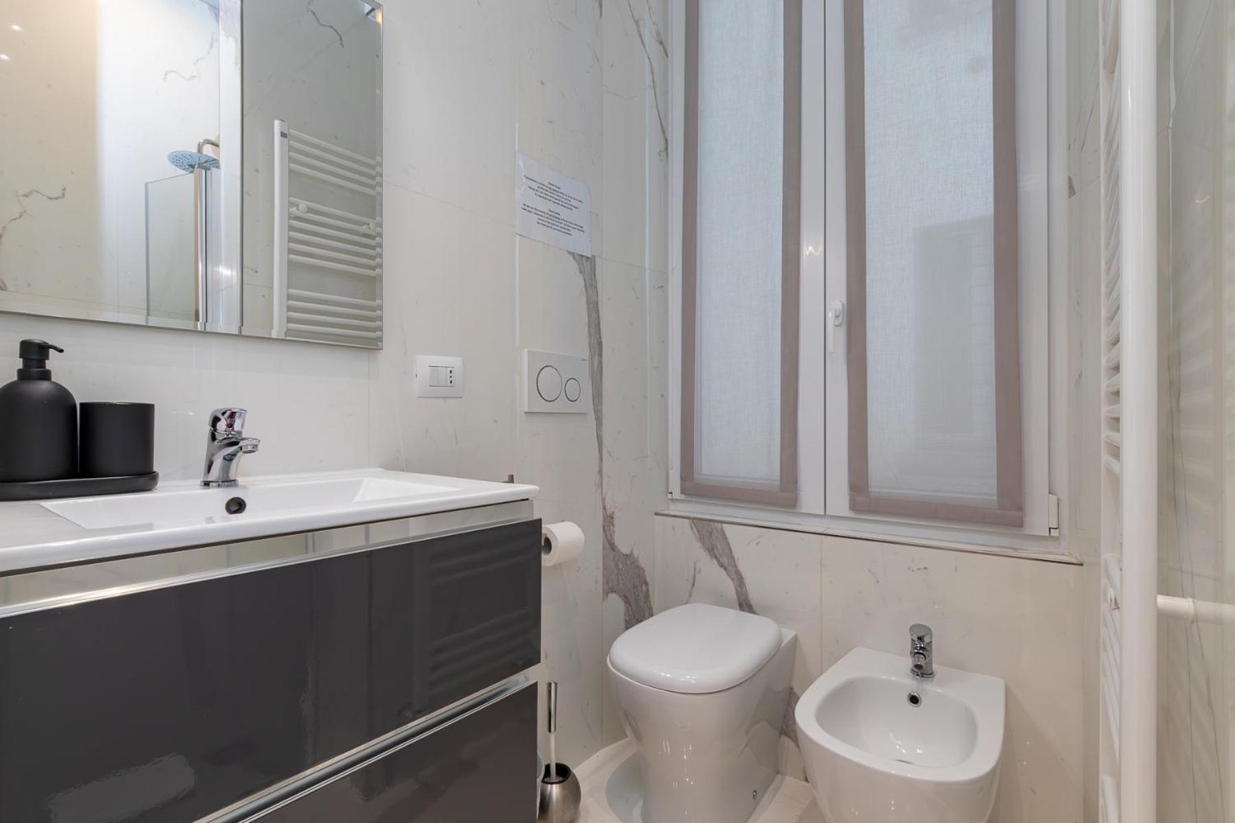 Apartment Xenia - Modern Three-room In Moscova Area Mailand