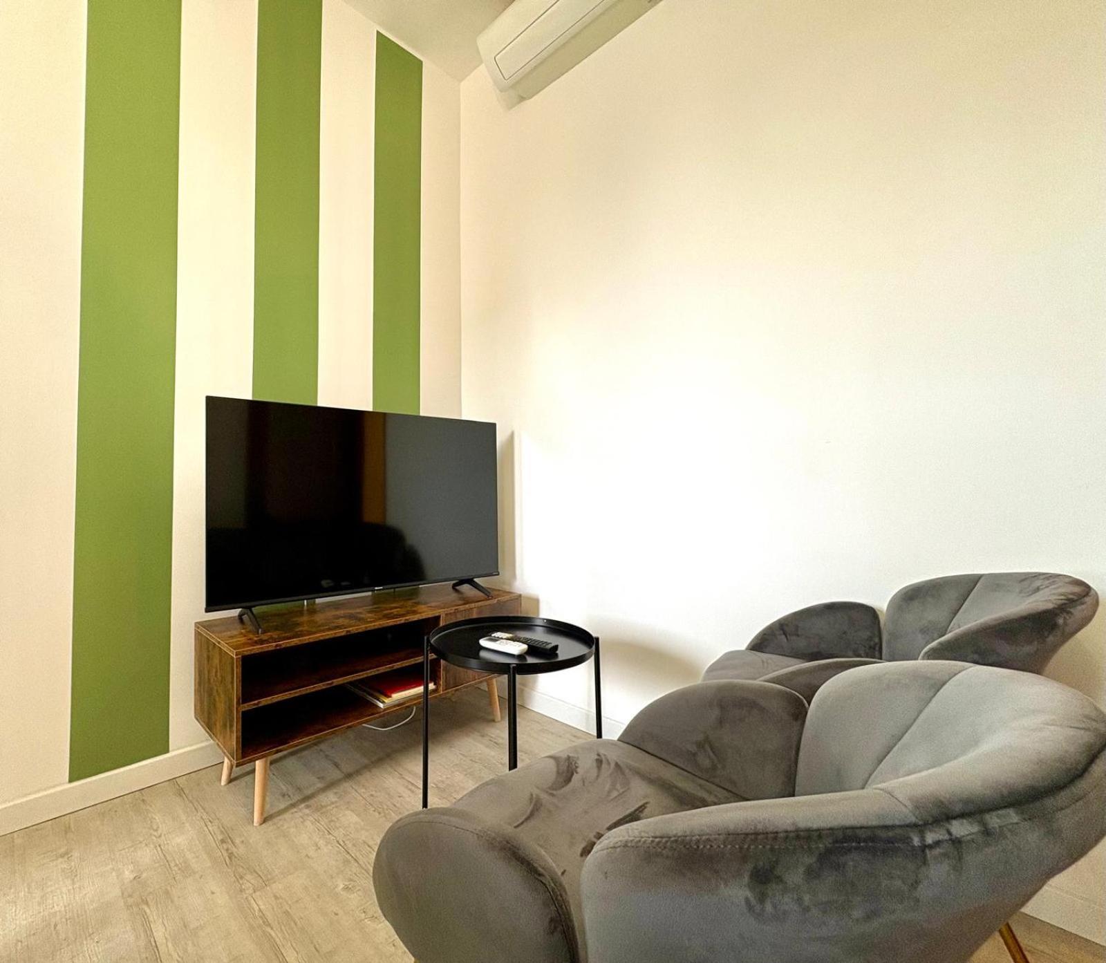 Apartment-navigli-house Of Mirrors * Mailand