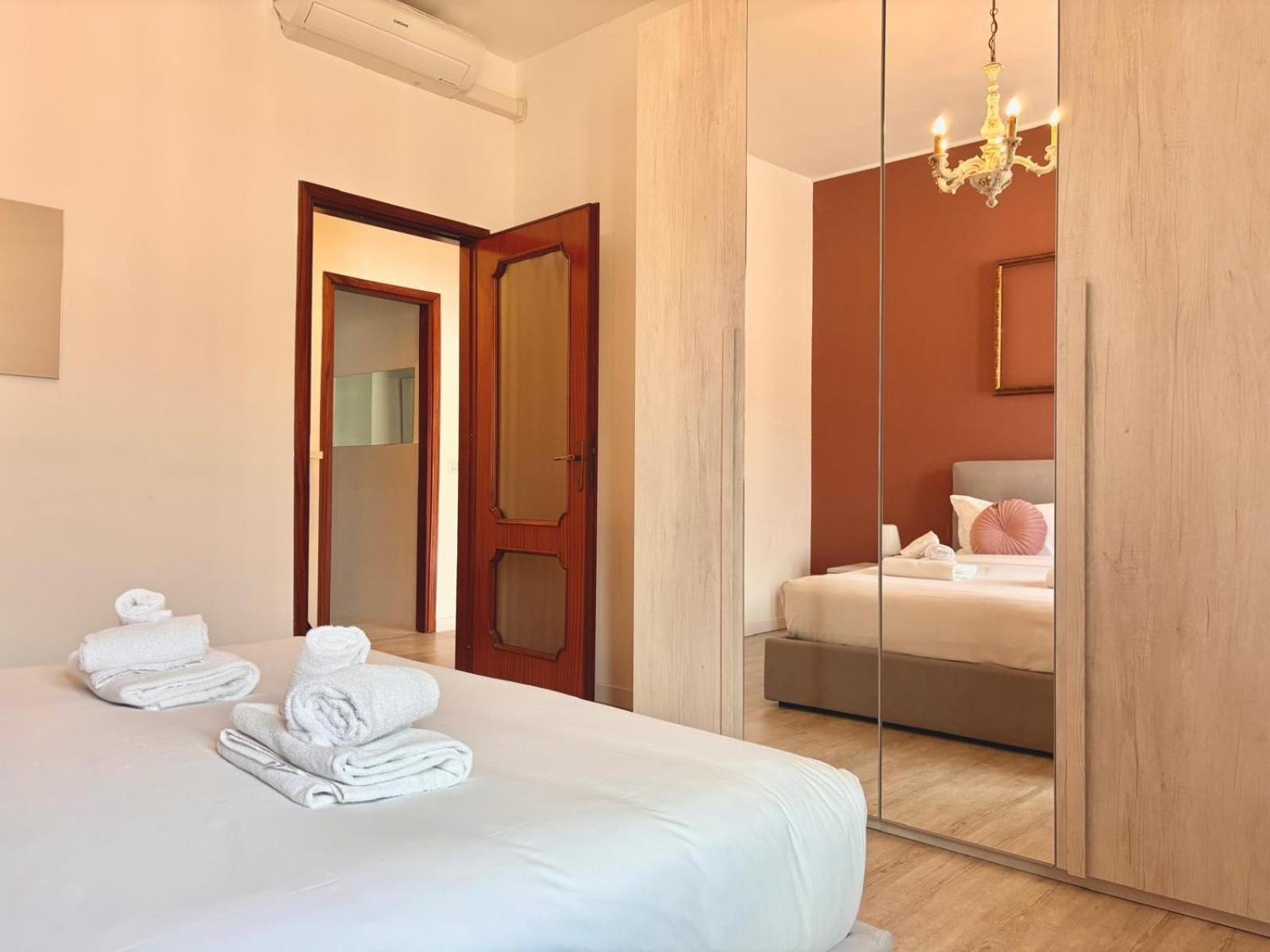 Apartment-navigli-house Of Mirrors Mailand