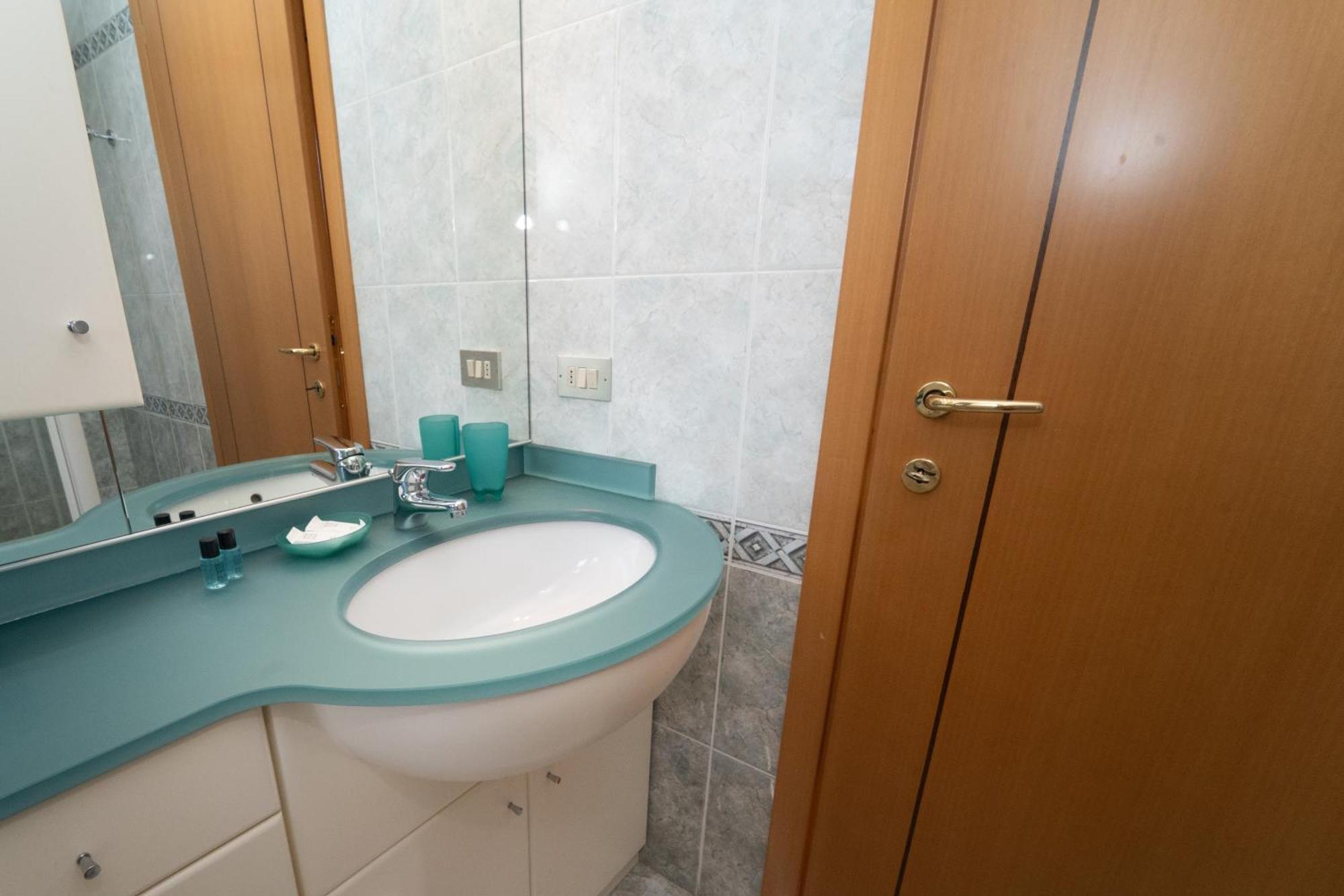 Penthouse Isola, A Few Steps From Offices Cortina 26 Apartment *