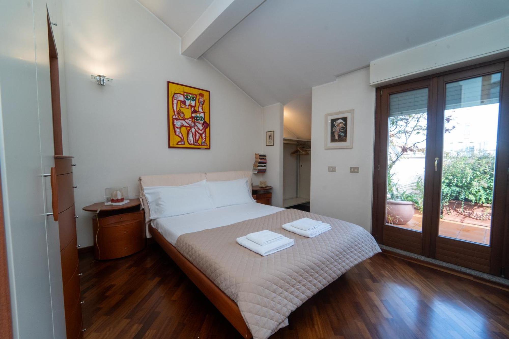Penthouse Isola, A Few Steps From Offices Cortina 26 *