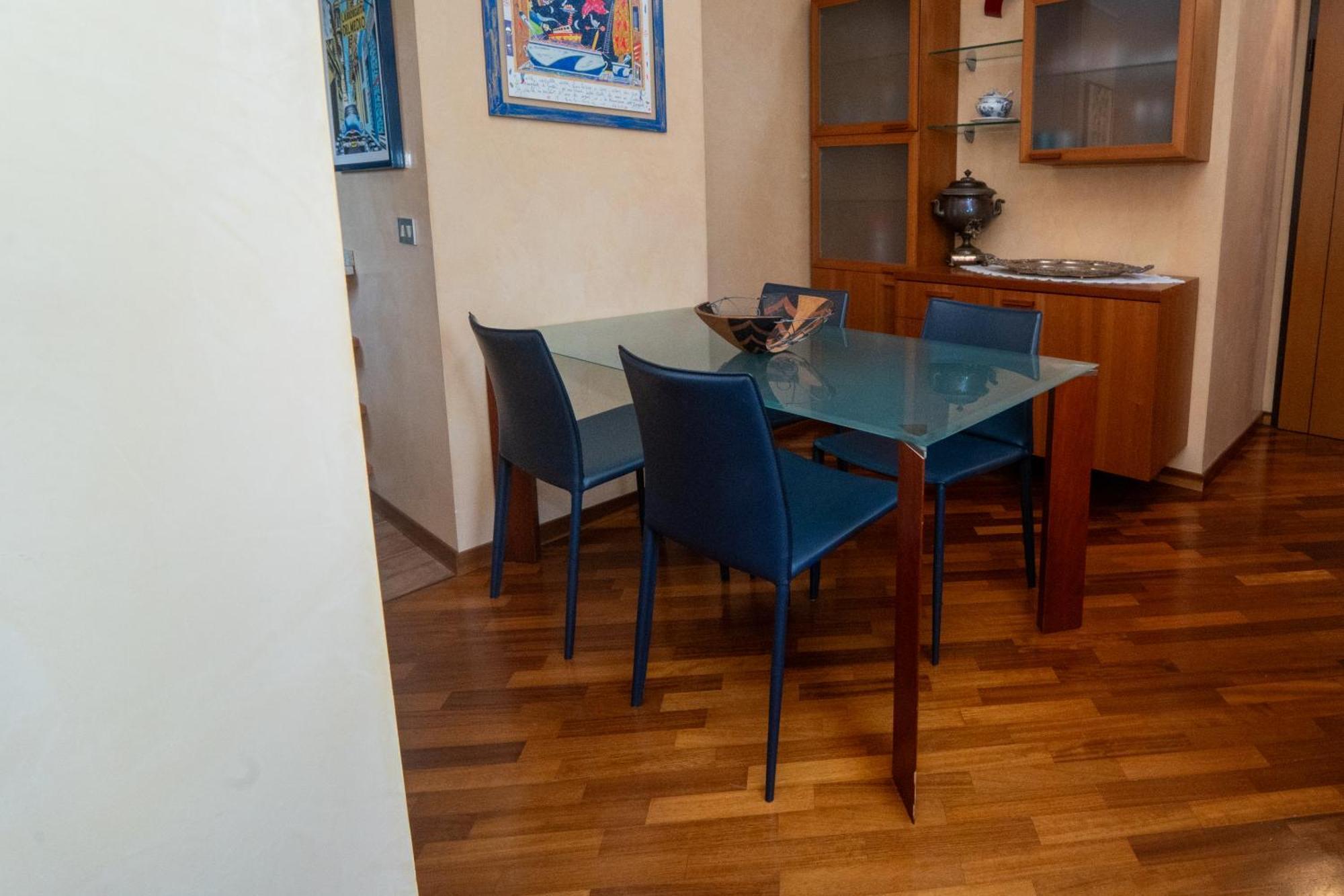 Apartment Penthouse Isola, A Few Steps From Offices Cortina 26 *
