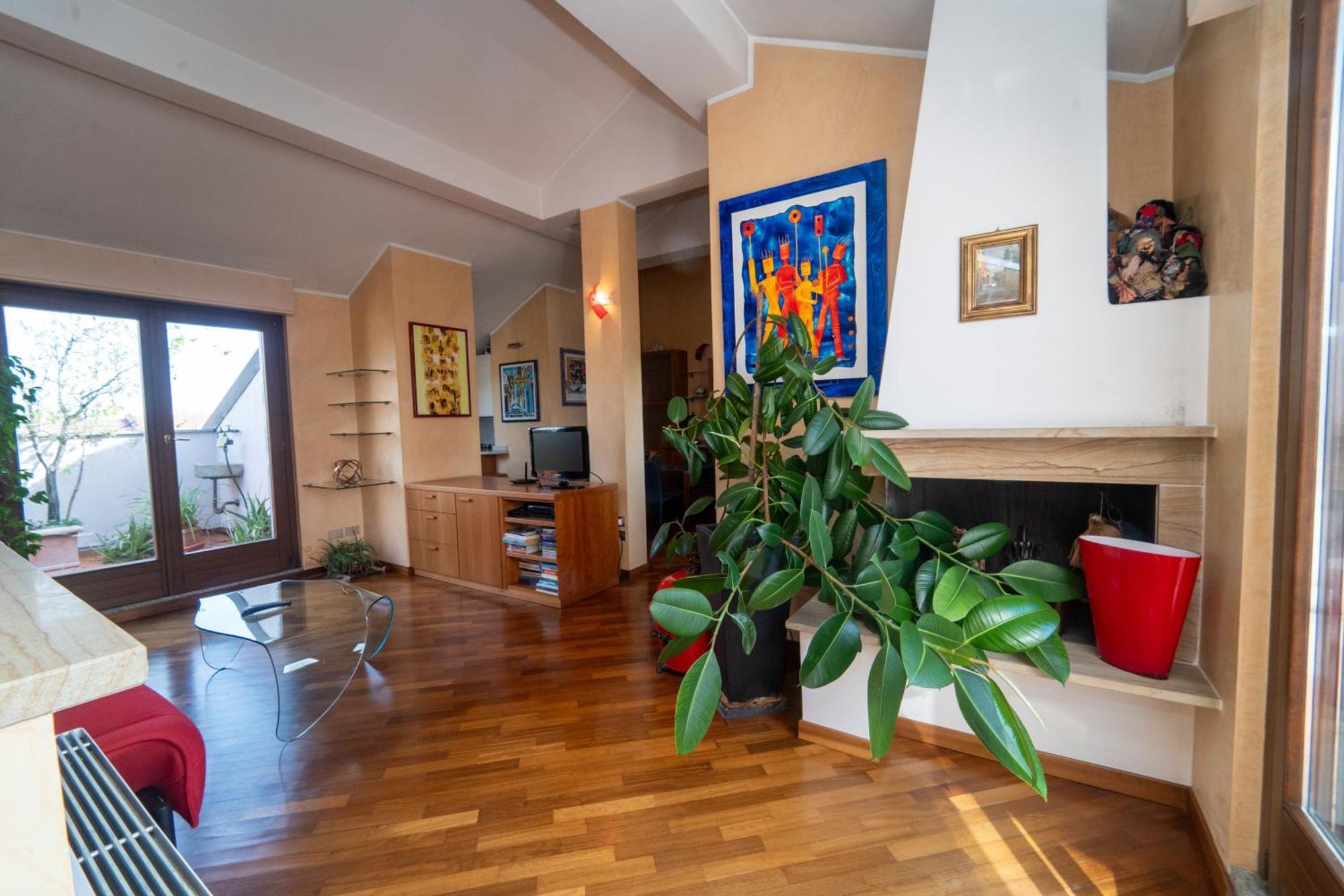 Penthouse Isola, A Few Steps From Offices Cortina 26 * Milan