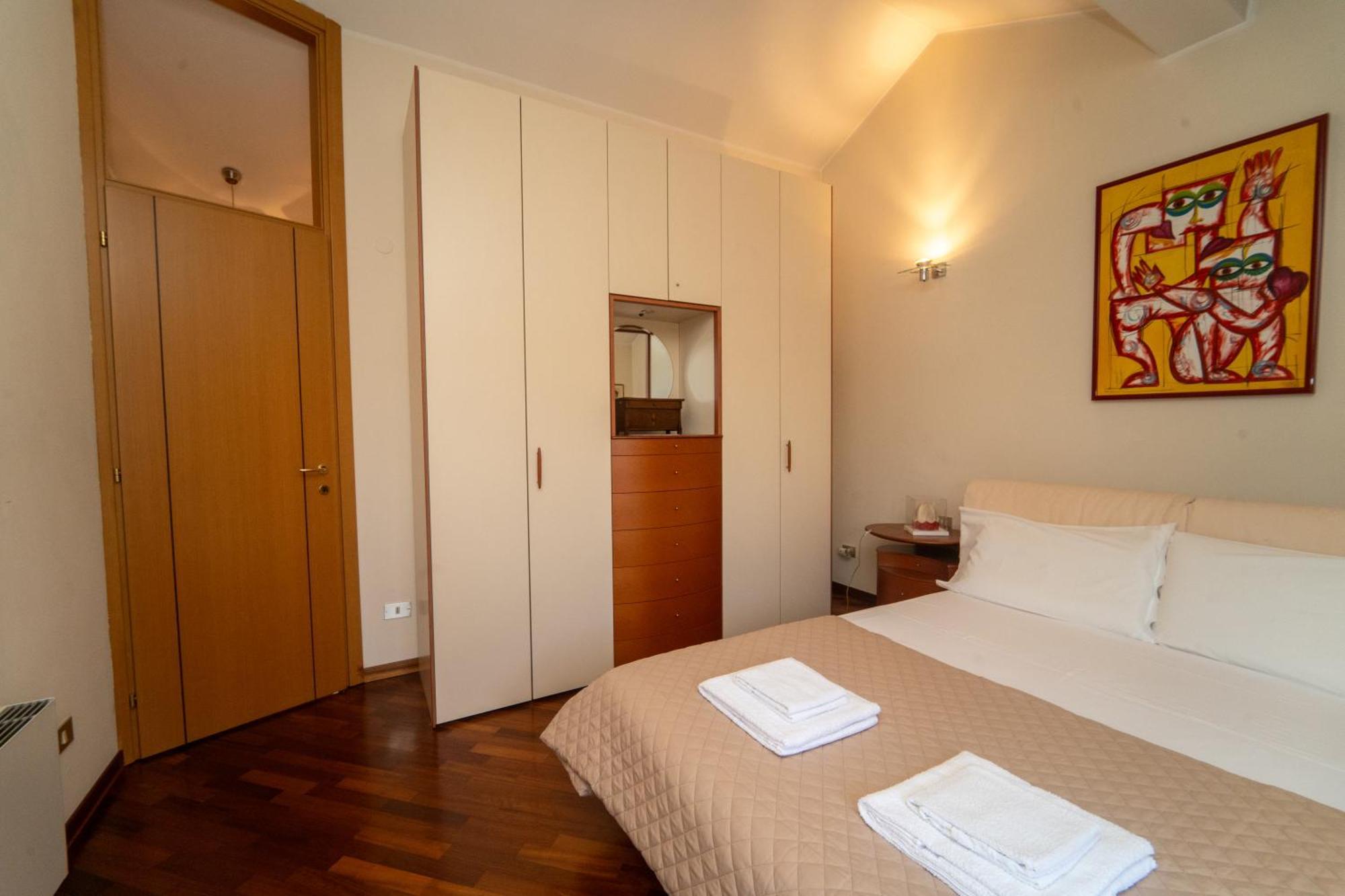 Apartment Penthouse Isola, A Few Steps From Offices Cortina 26 Milan