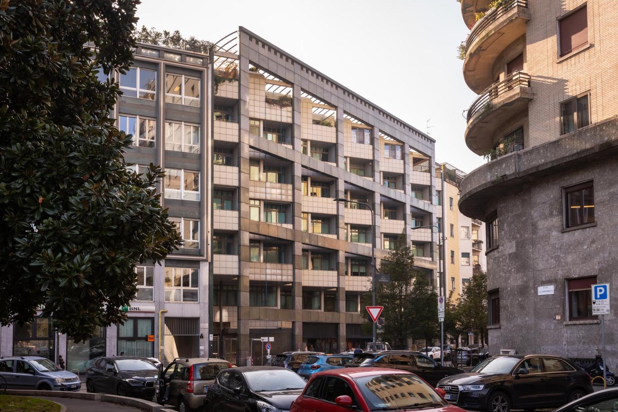 Ampio Bilocale Repubblica - Mirable Pm Apartment
