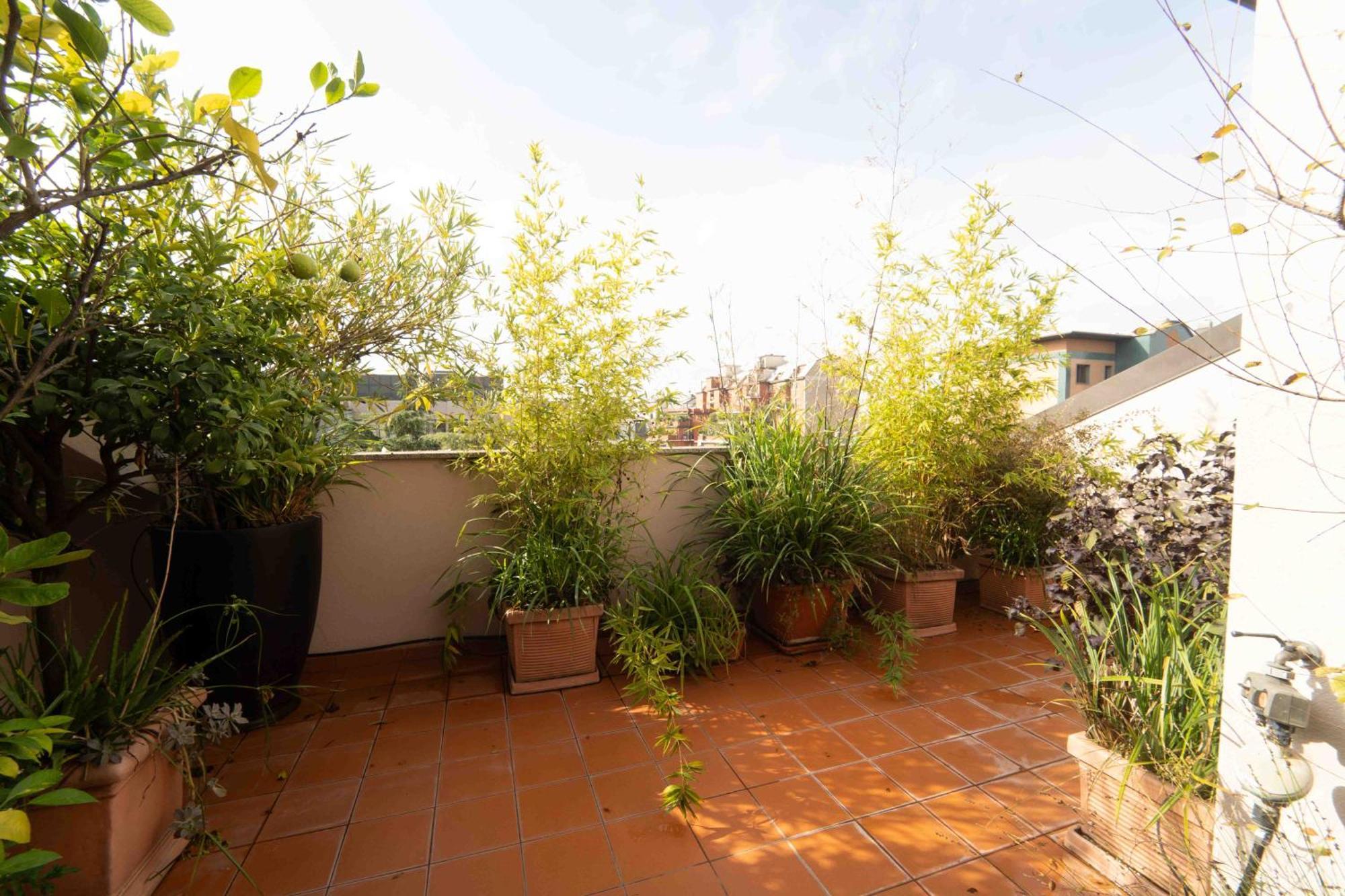 Apartment Penthouse Isola, A Few Steps From Offices Cortina 26 *