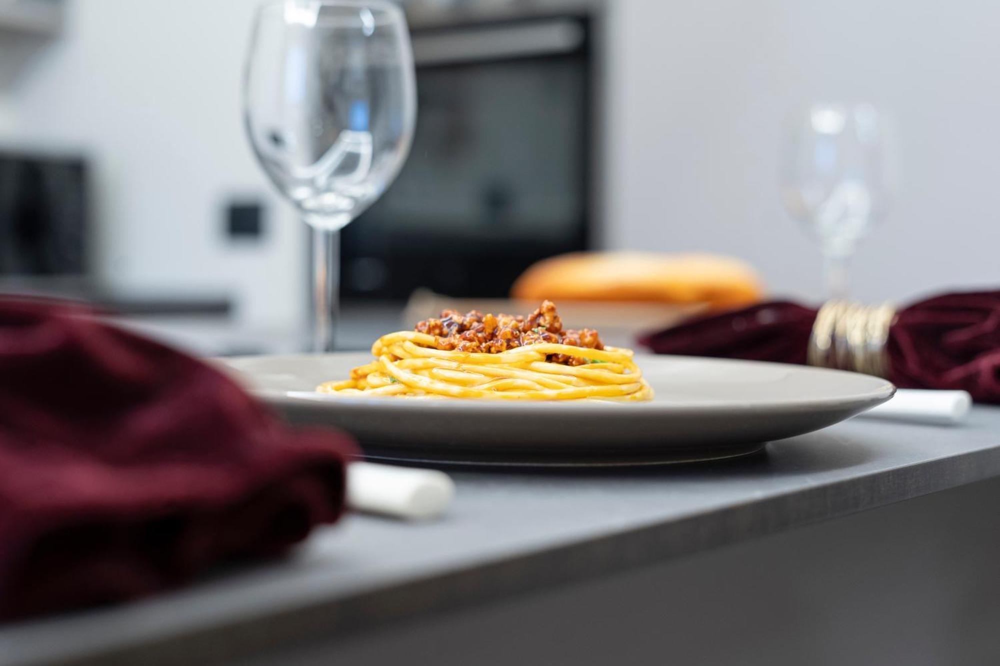 Designed In Center Gae Aulenti Area With Ac, Wifi And Subway Airport Connected Steps From Station Apartamento Milão