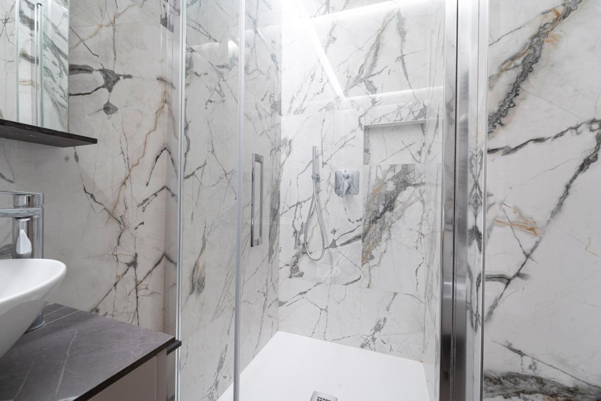 Apartamento Designed In Center Gae Aulenti Area With Ac, Wifi And Subway Airport Connected Steps From Station