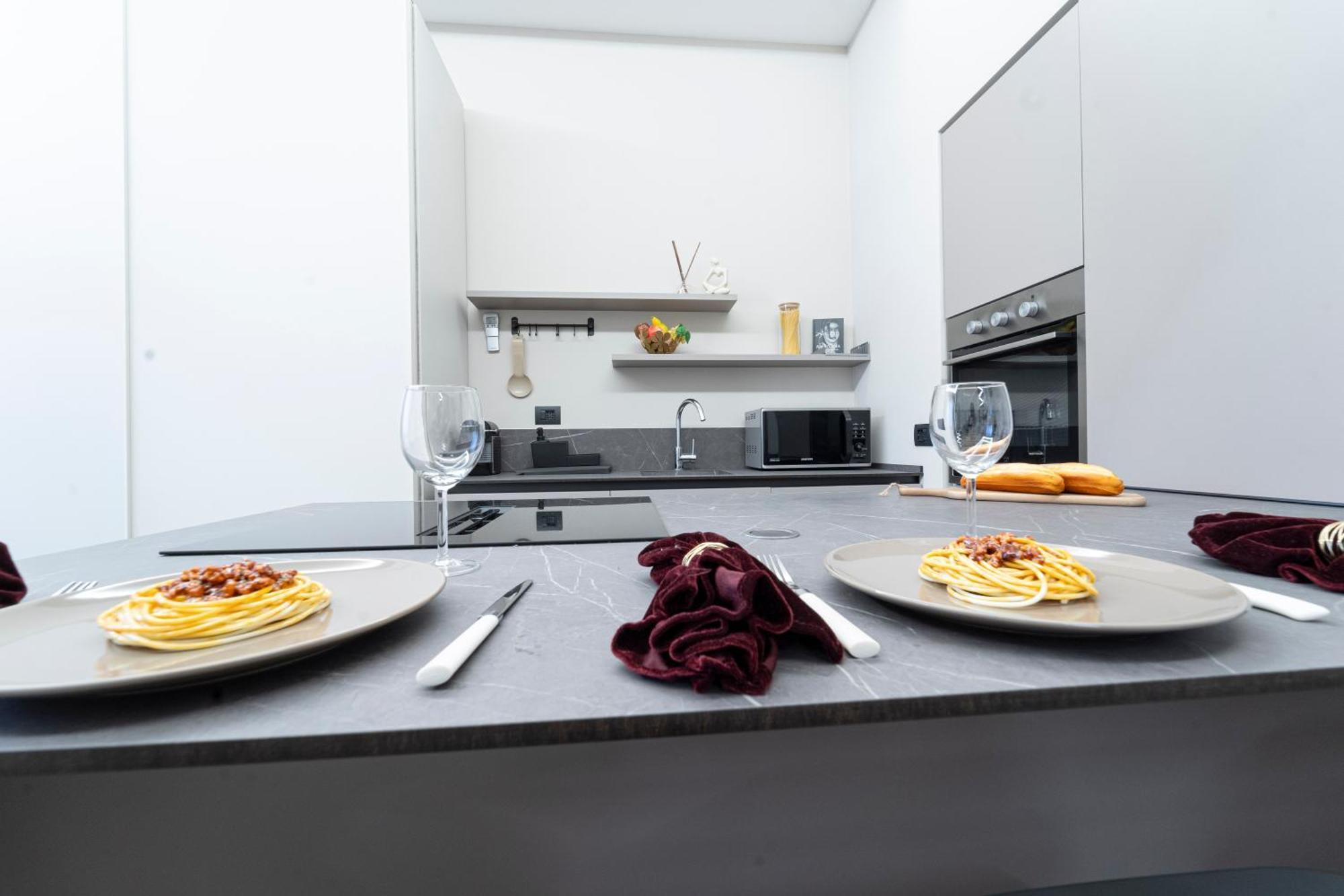 Apartamento Designed In Center Gae Aulenti Area With Ac, Wifi And Subway Airport Connected Steps From Station *