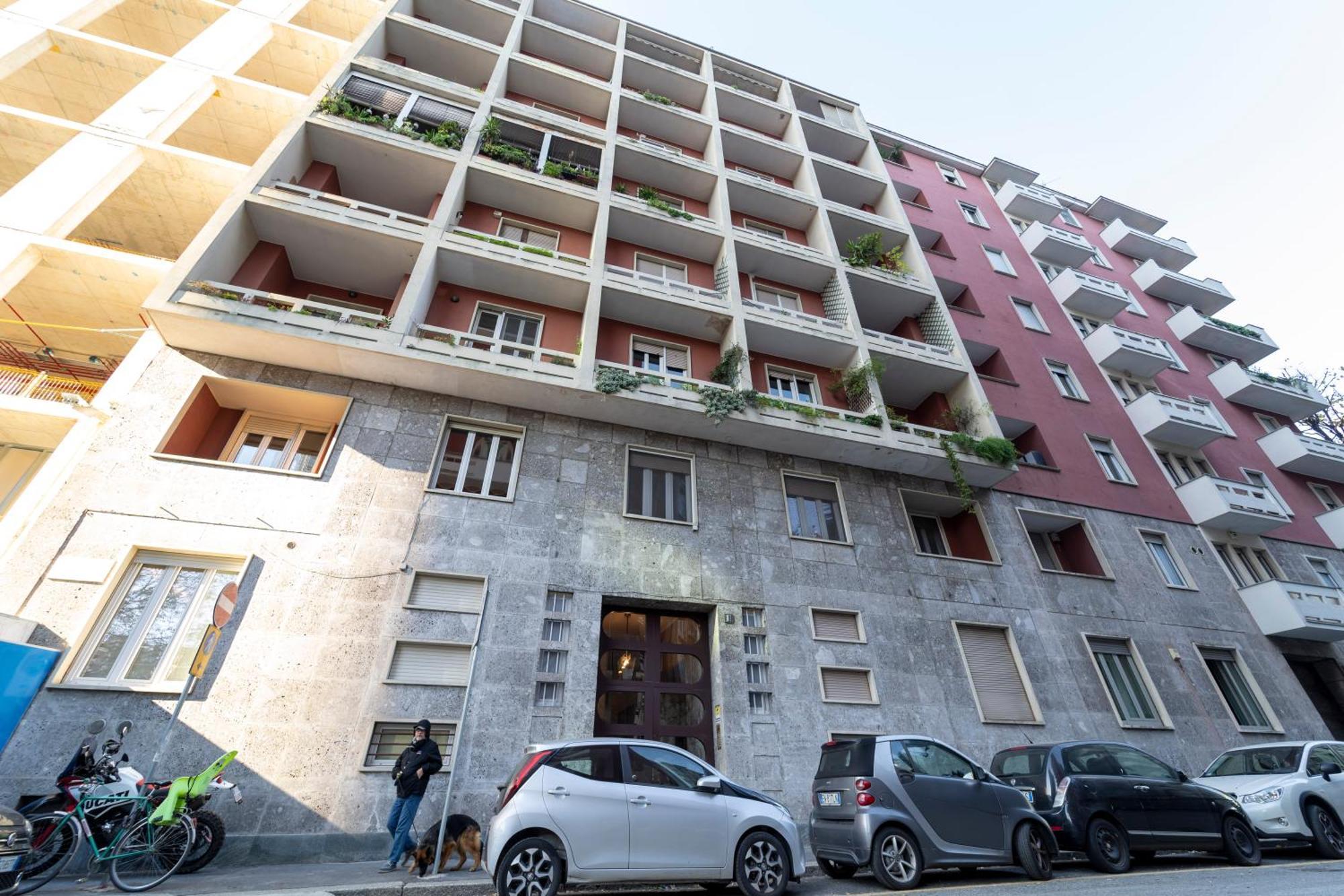Designed In Center Gae Aulenti Area With Ac, Wifi And Subway Airport Connected Steps From Station