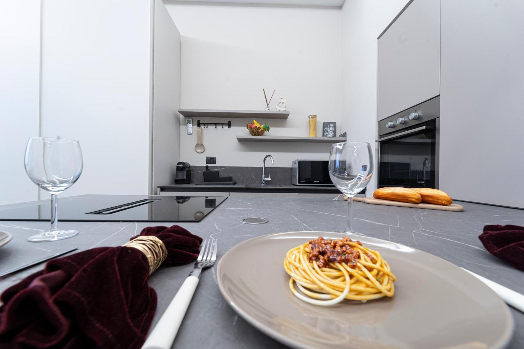 Apartamento Designed In Center Gae Aulenti Area With Ac, Wifi And Subway Airport Connected Steps From Station *