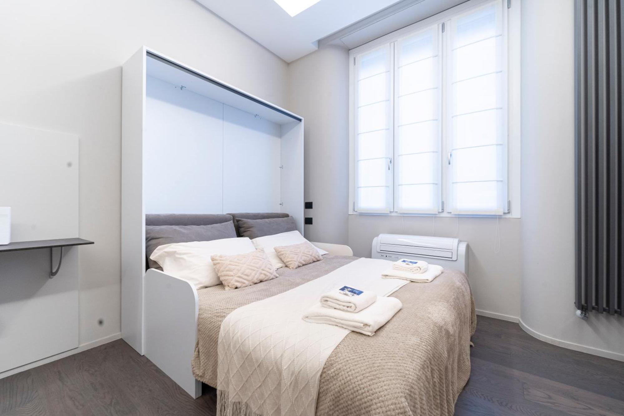 Designed In Center Gae Aulenti Area With Ac, Wifi And Subway Airport Connected Steps From Station Apartment Mailand