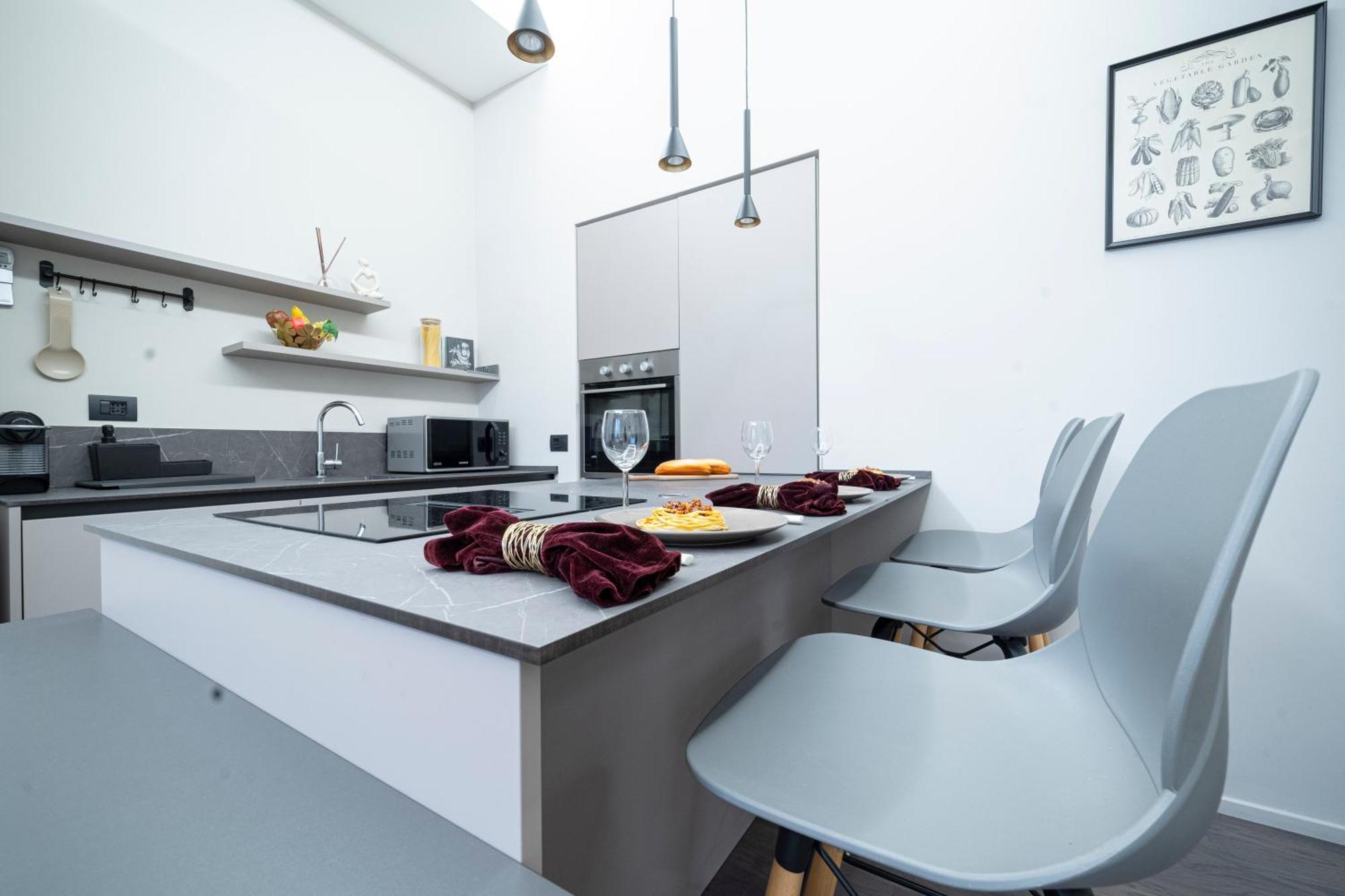 Designed In Center Gae Aulenti Area With Ac, Wifi And Subway Airport Connected Steps From Station Milão