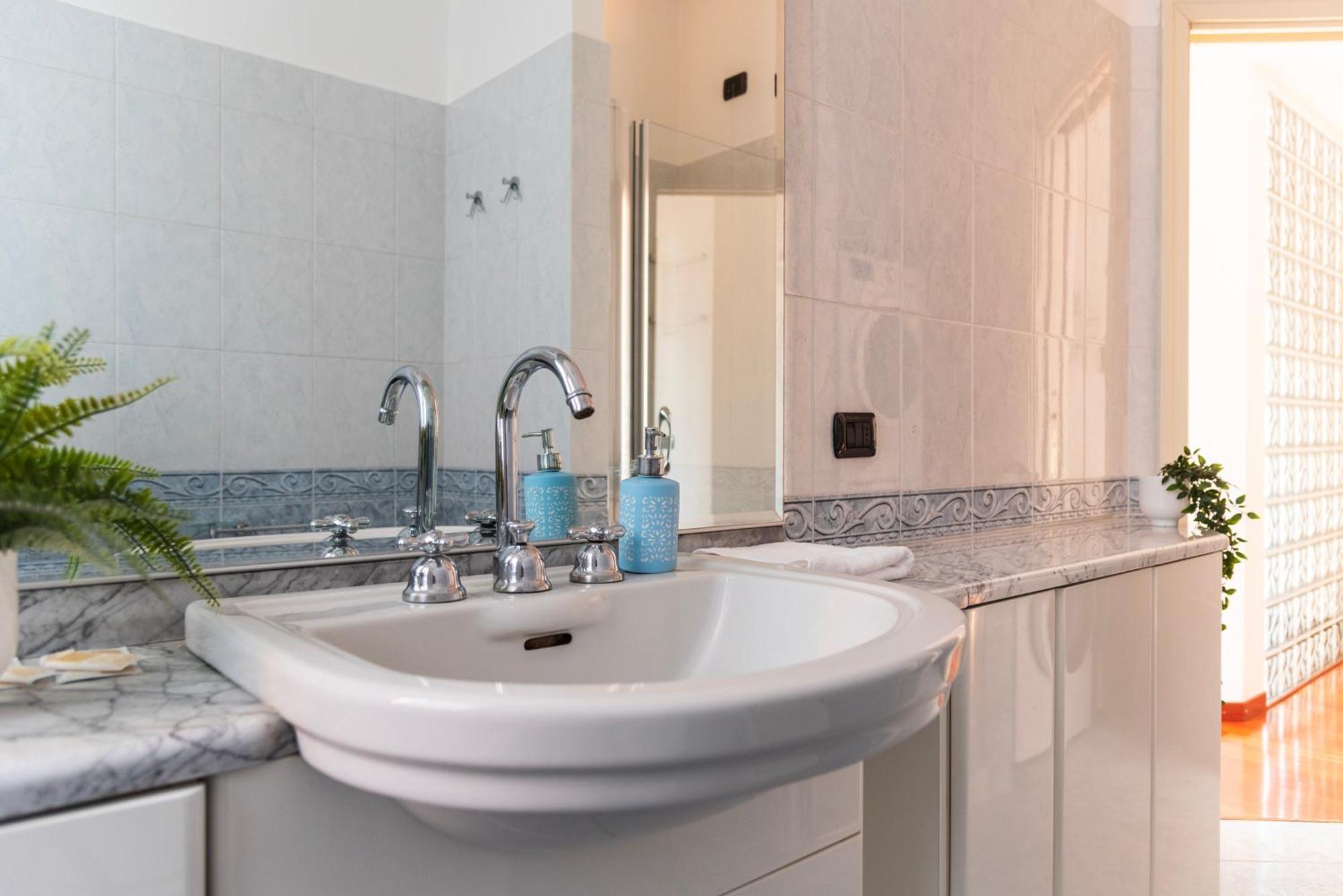 Apartment Youhosty - Cechov 21 Mailand