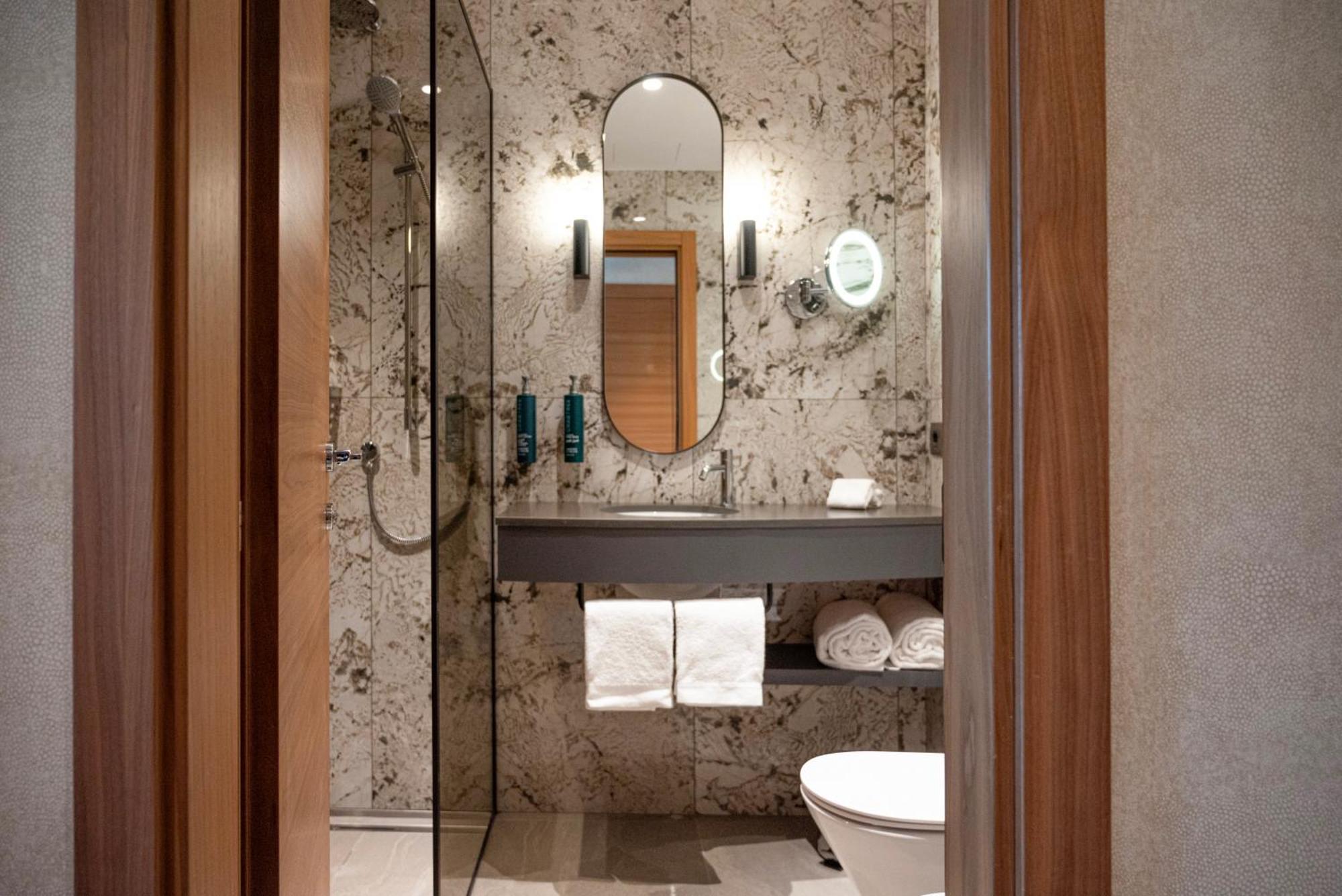 Hilton Hotel 4*