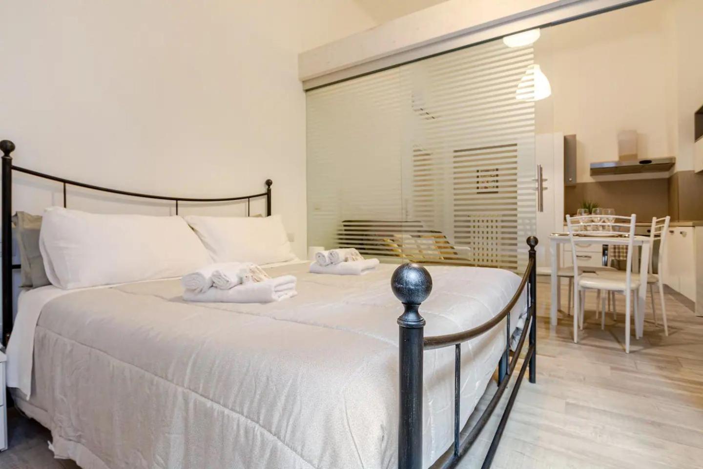 Apartment Elegance - - Via Spartaco