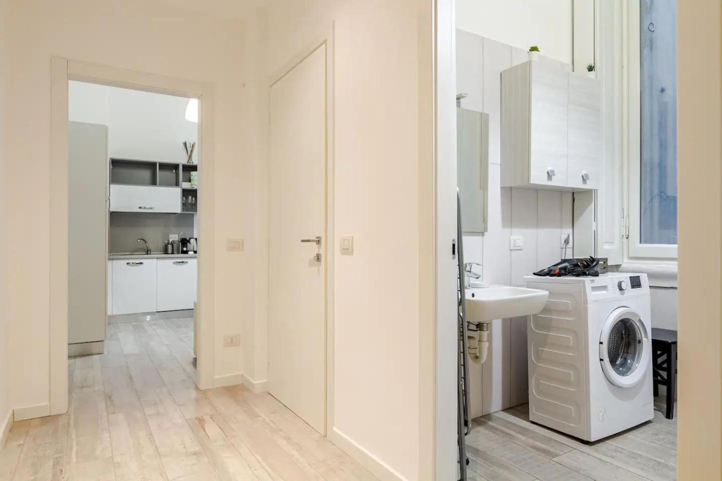 Elegance - - Via Spartaco * Milan