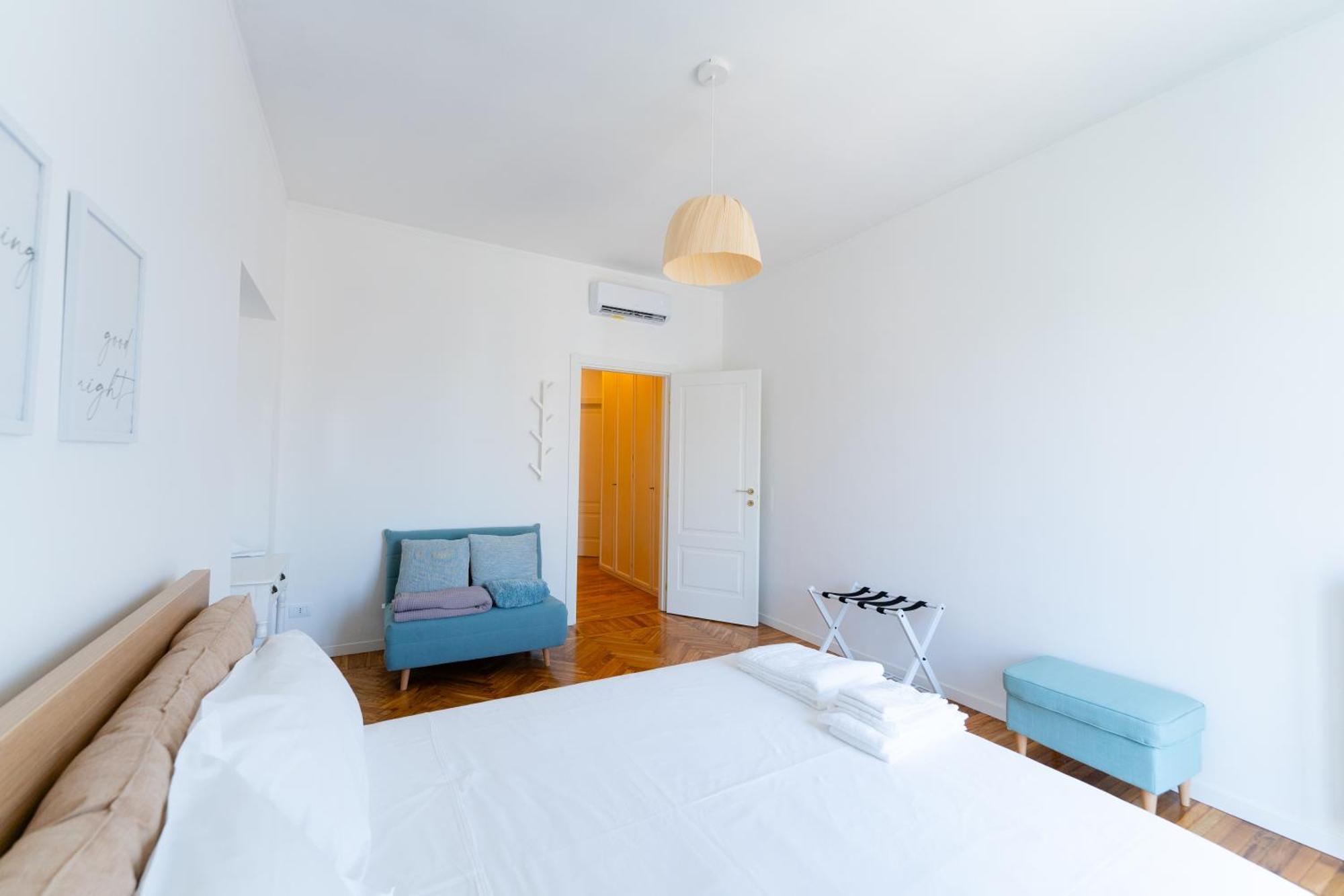 Casa Soperga, Corso Buenos Aires, Loreto, Apartment