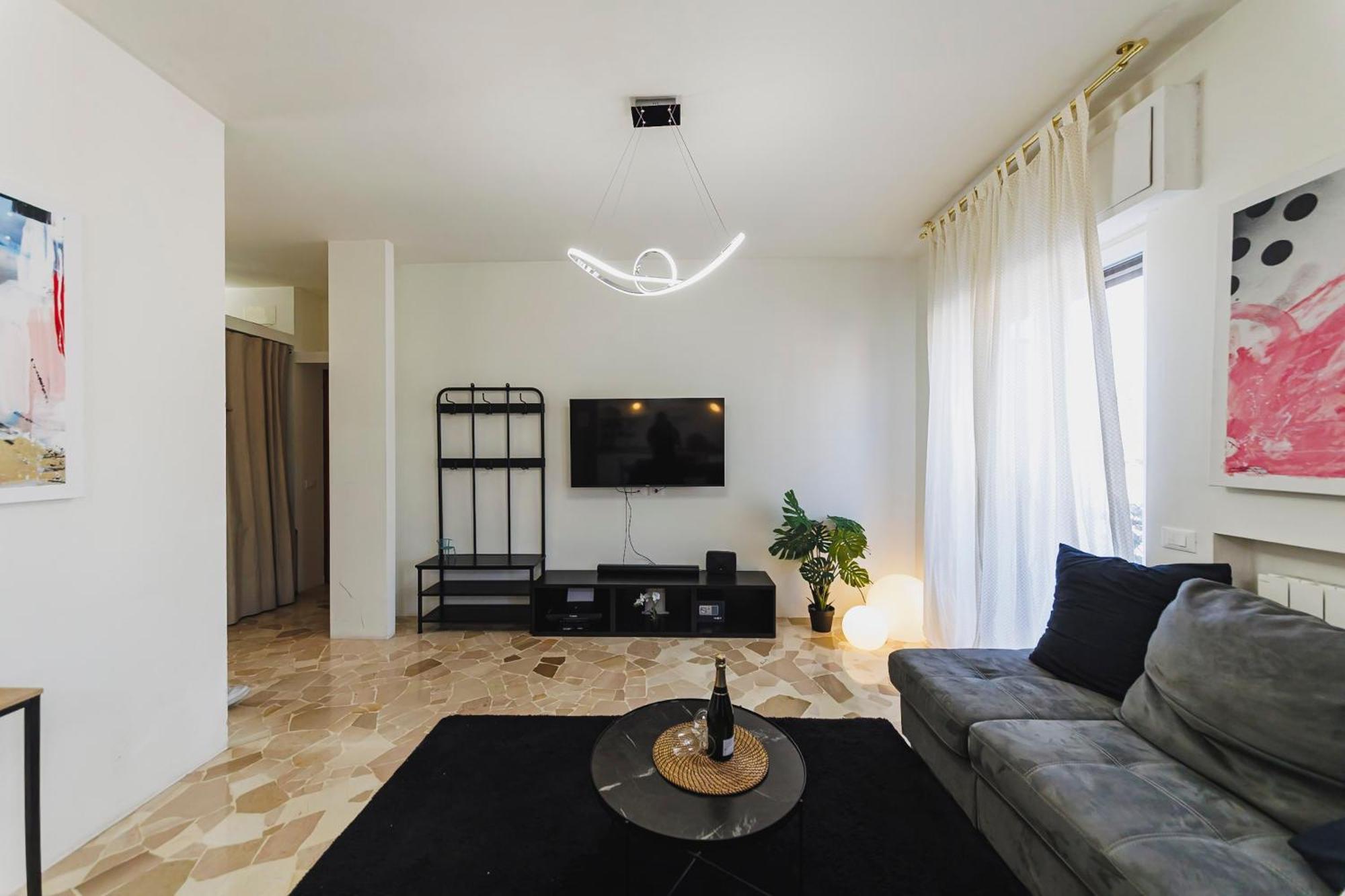 Apartment Luminoso In Porta Venezia Milan