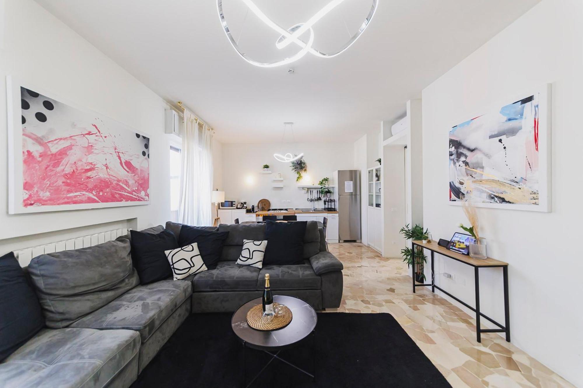 Apartment Luminoso In Porta Venezia Milan