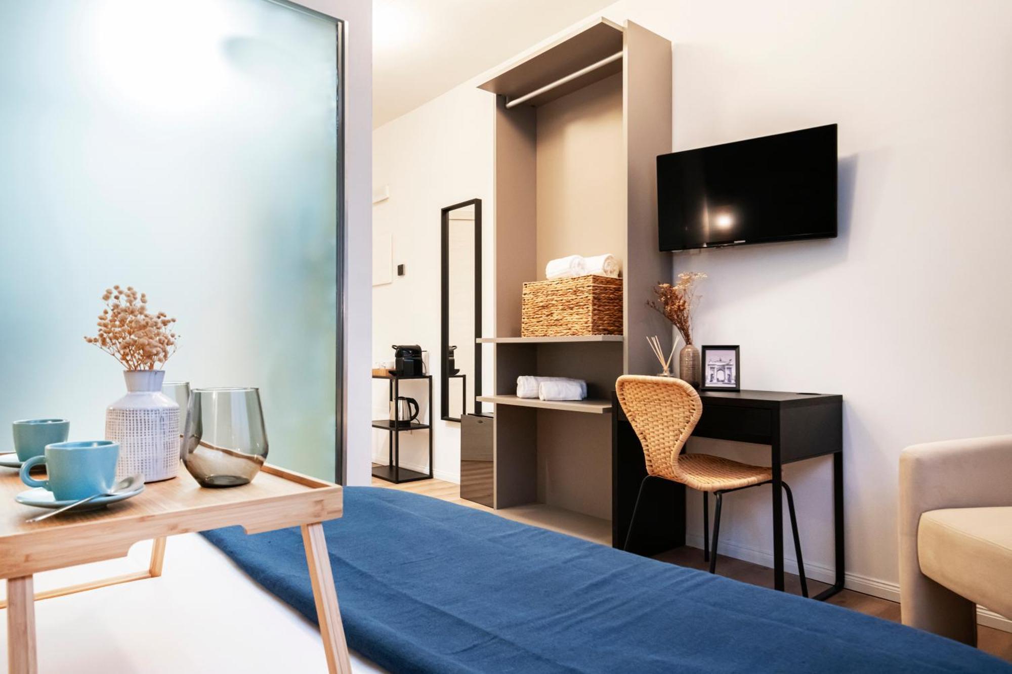 Hotel Easylife - In *
