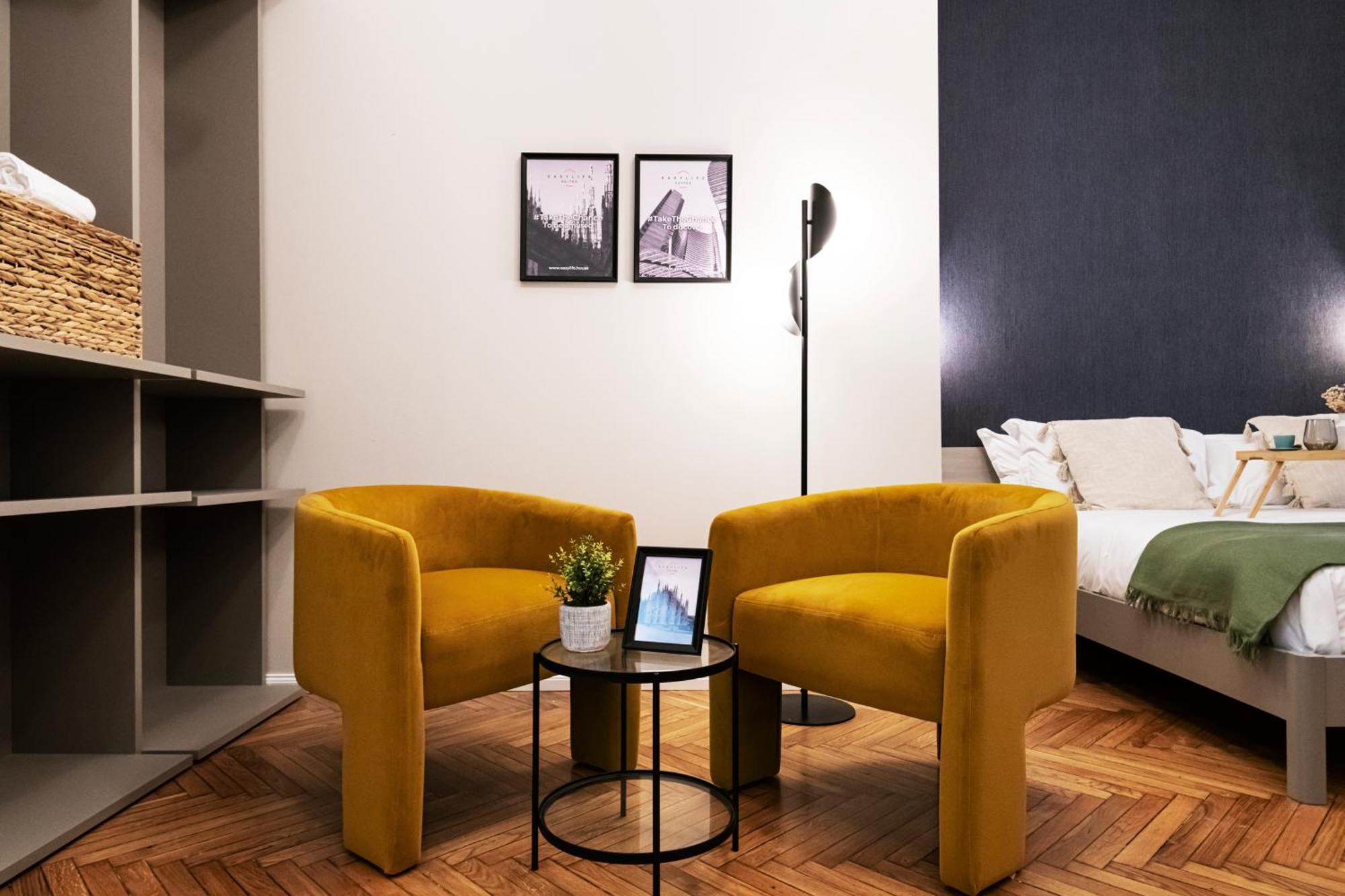 Easylife - In * Milan