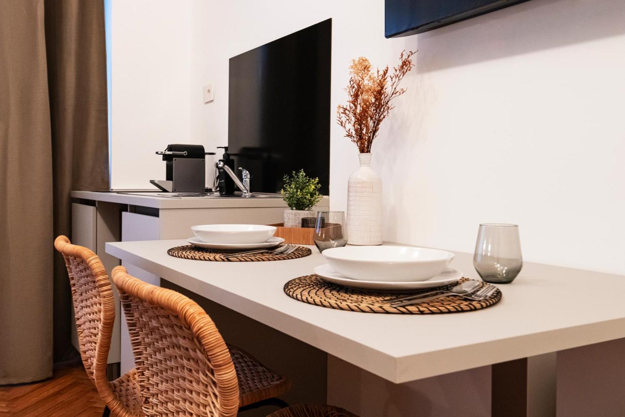 Hotel Easylife - In *