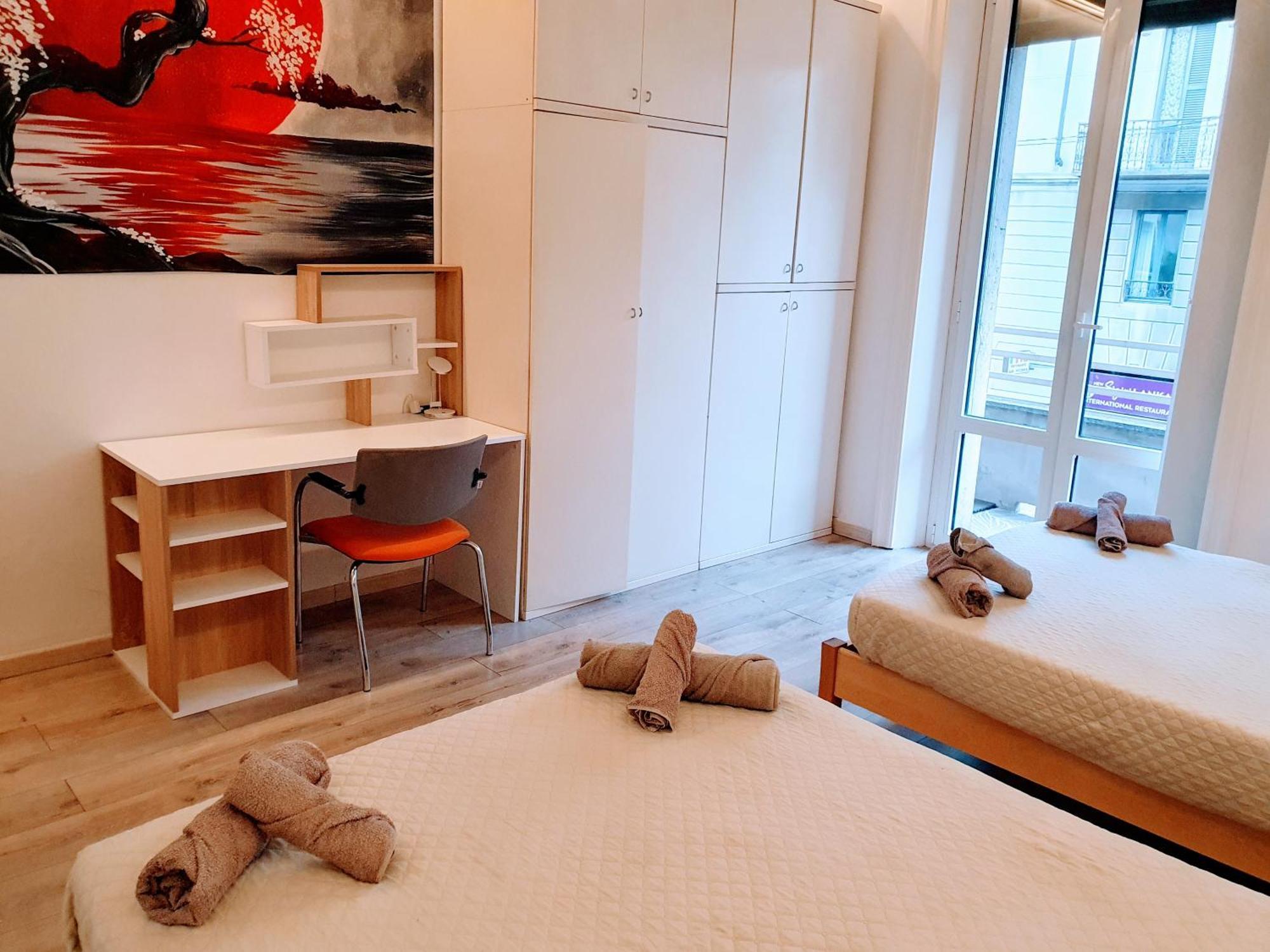 Apartment Your Spacious & Lovely -4 Queen Bed-