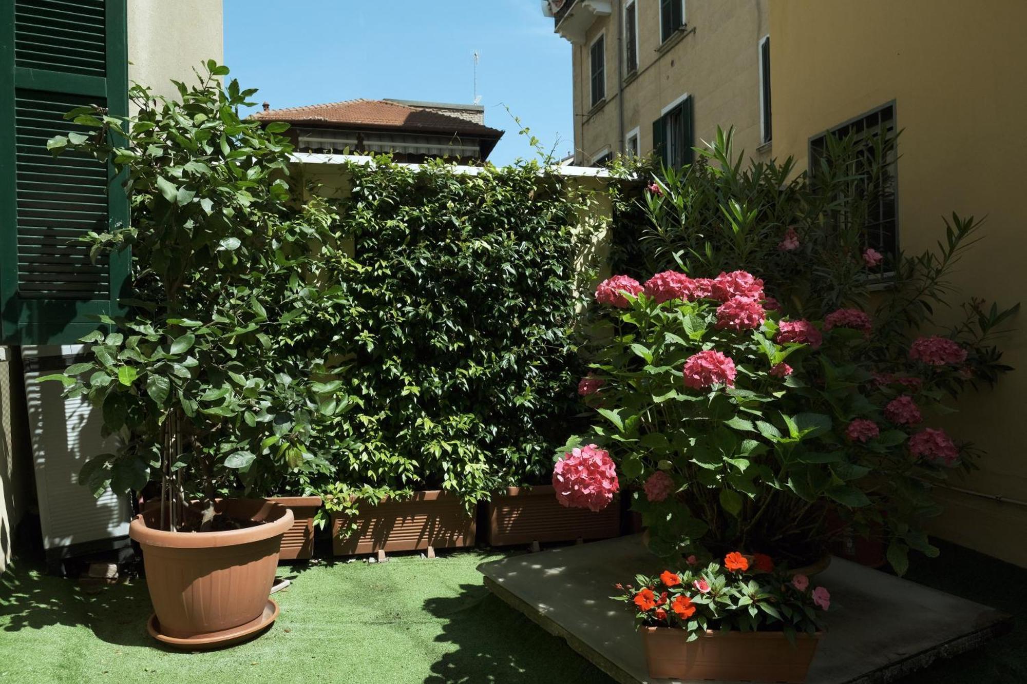Comecasa Flowery Terraced Apartment