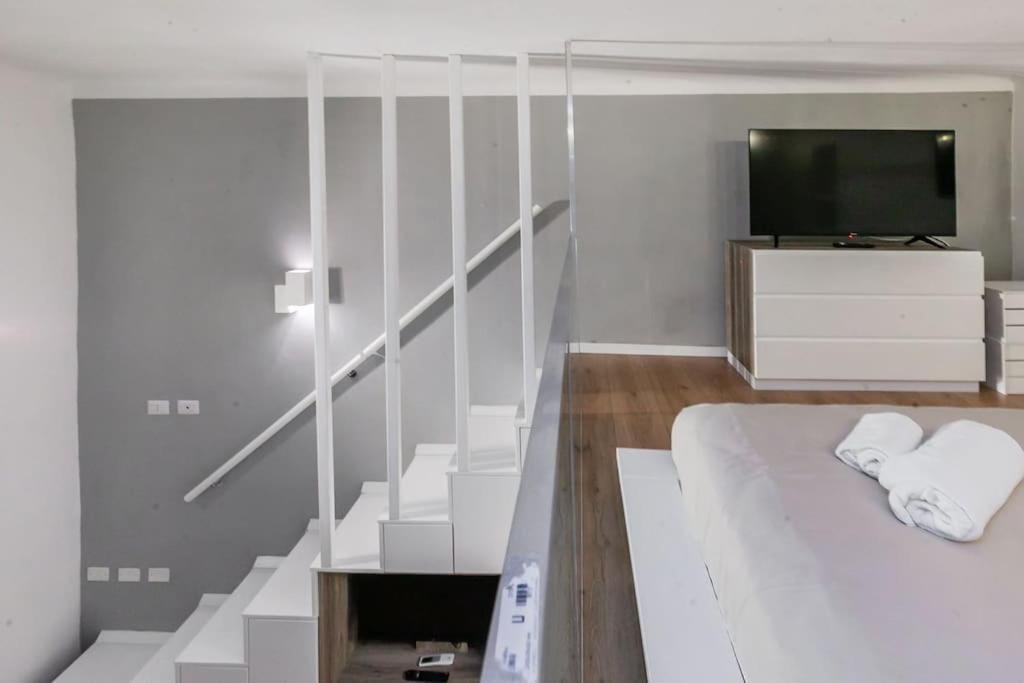 Elegante Pied-a-terre Stile & Comodita A Apartment *